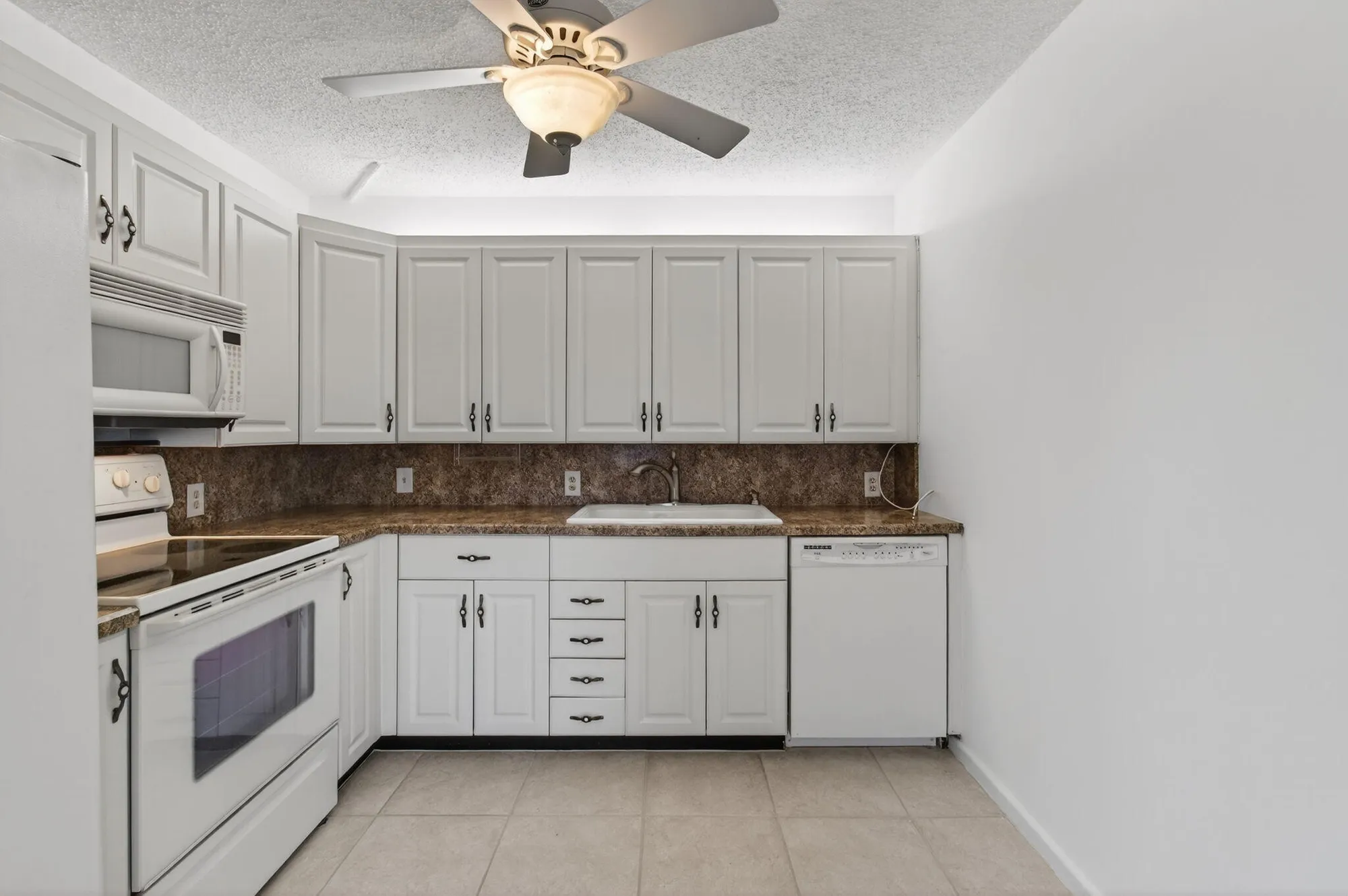 Property Slideshow image 11 of 92 | 3032 rexford b, Boca Raton, FL, 33434