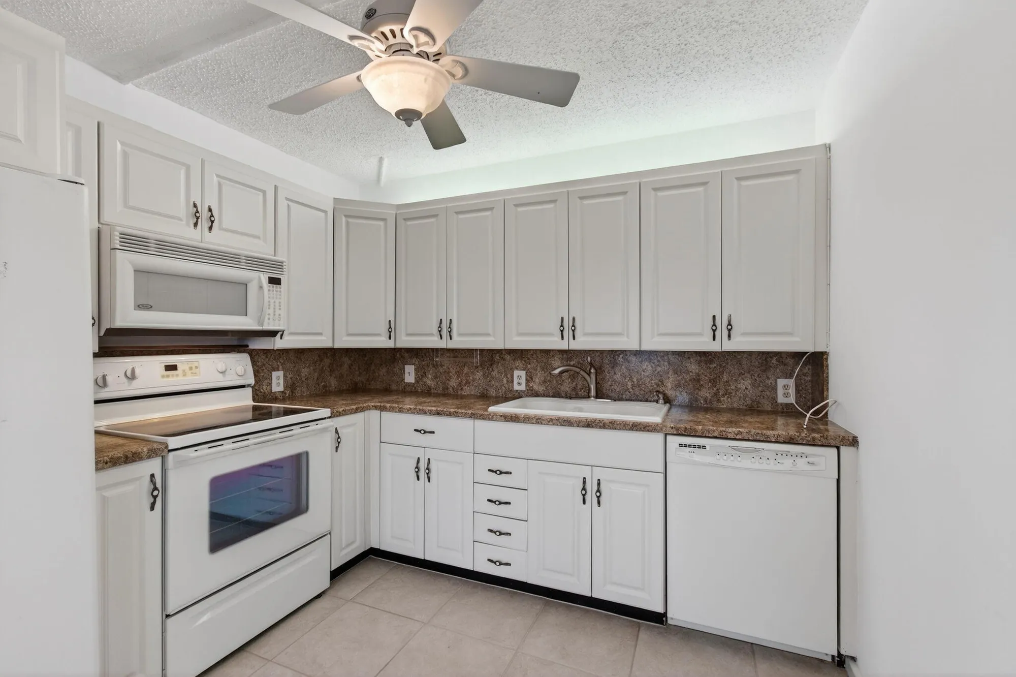 Property Slideshow image 10 of 92 | 3032 rexford b, Boca Raton, FL, 33434