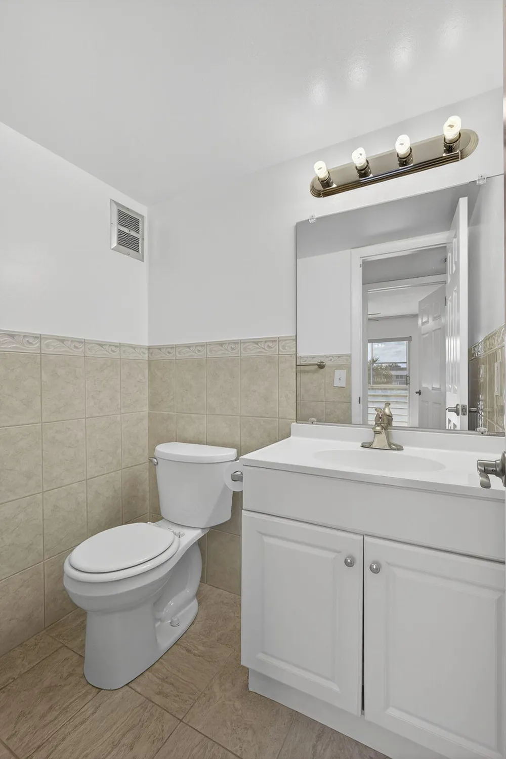 Property Slideshow image 11 of 35 | 136 somerset g, West Palm Beach, FL, 33417