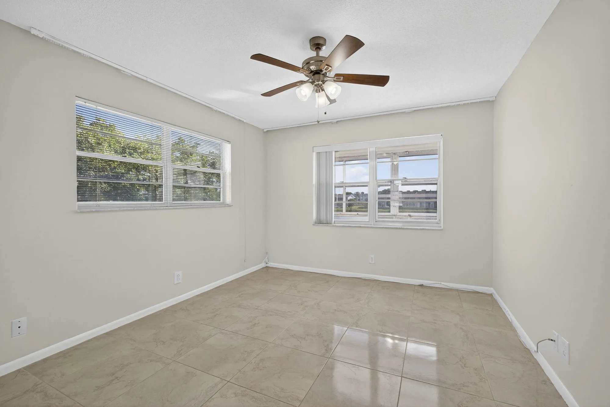 Property Slideshow image 13 of 35 | 136 somerset g, West Palm Beach, FL, 33417