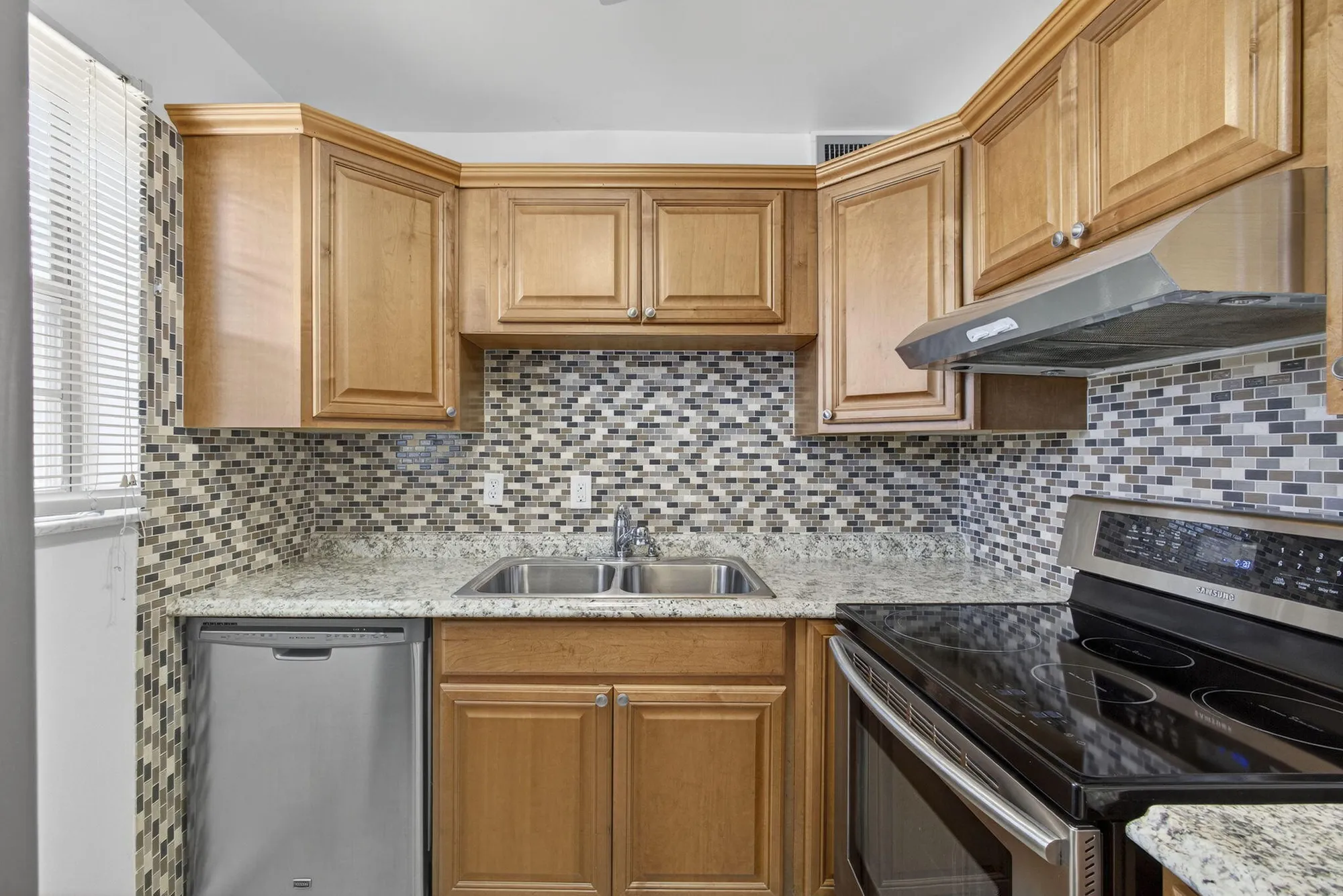 Property Slideshow image 7 of 35 | 136 somerset g, West Palm Beach, FL, 33417