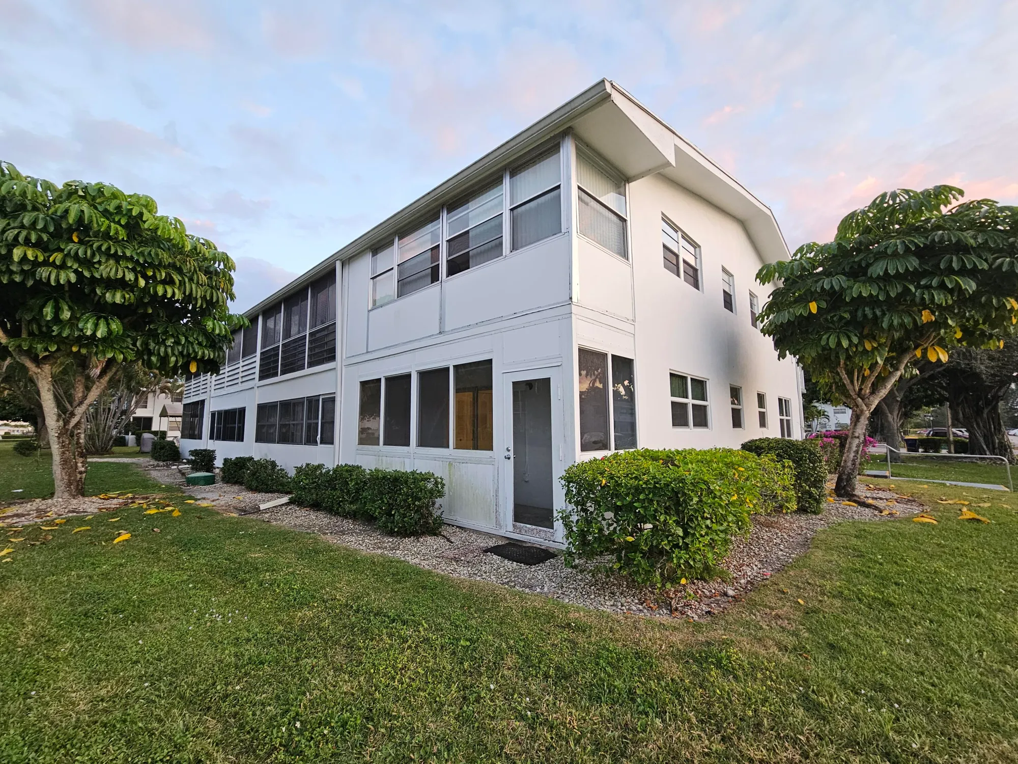 Property Slideshow image 32 of 33 | 263 windsor l, West Palm Beach, FL, 33417