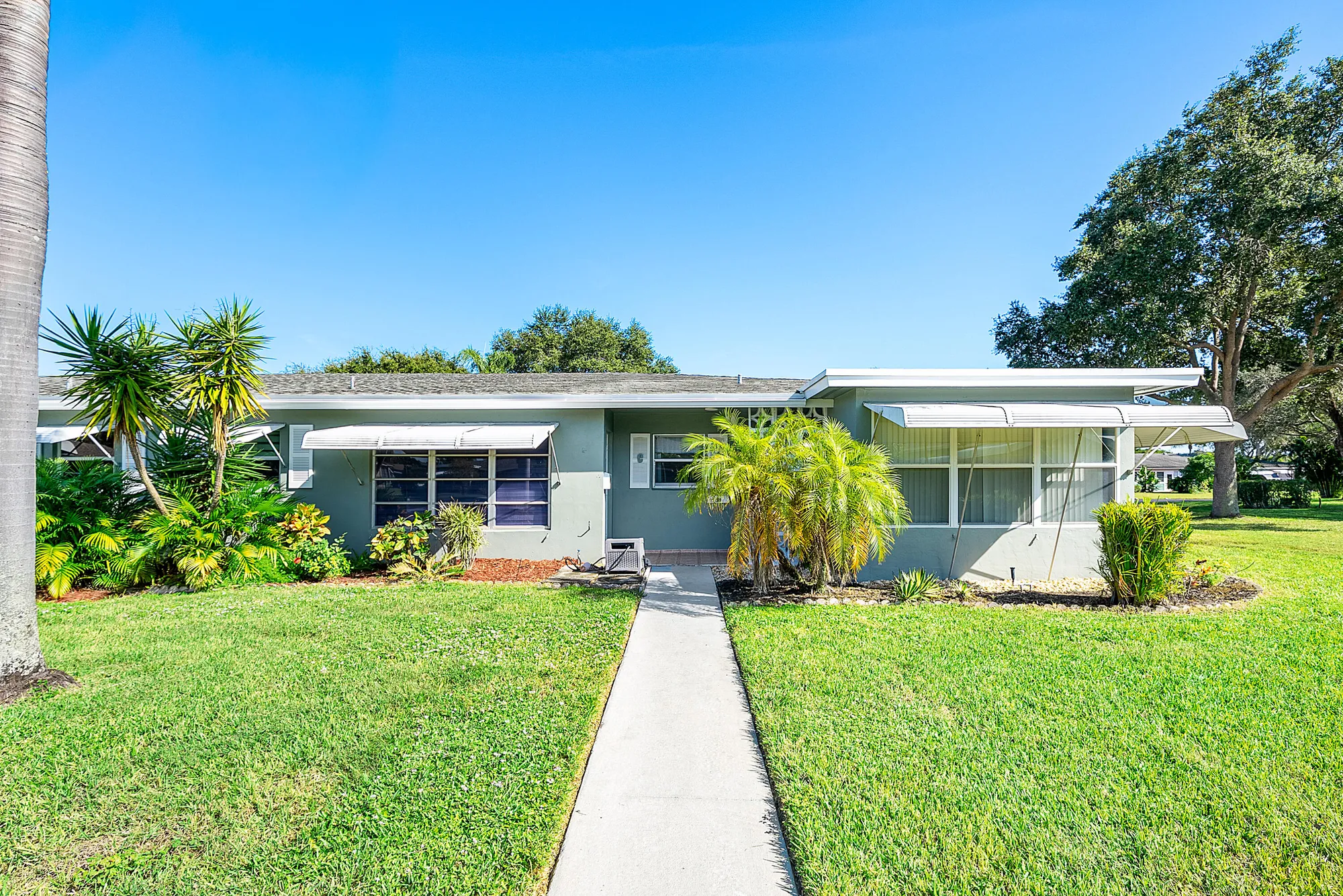 Property Slideshow image 1 of 46 | 902 south dr d, Delray Beach, FL, 33445
