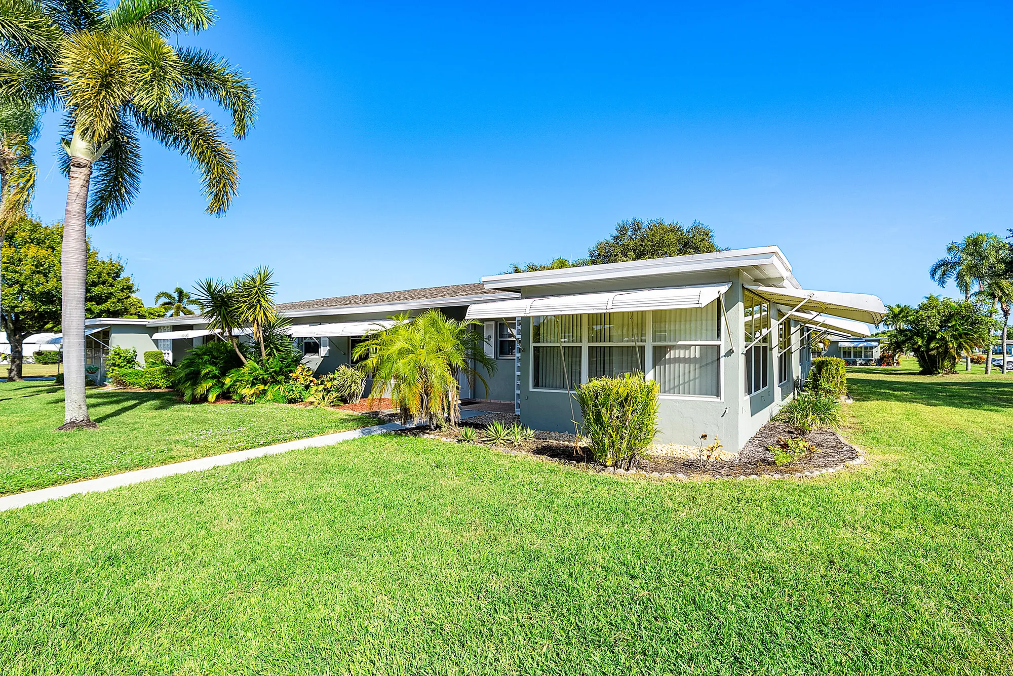 Property Slideshow image 3 of 46 | 902 south dr d, Delray Beach, FL, 33445