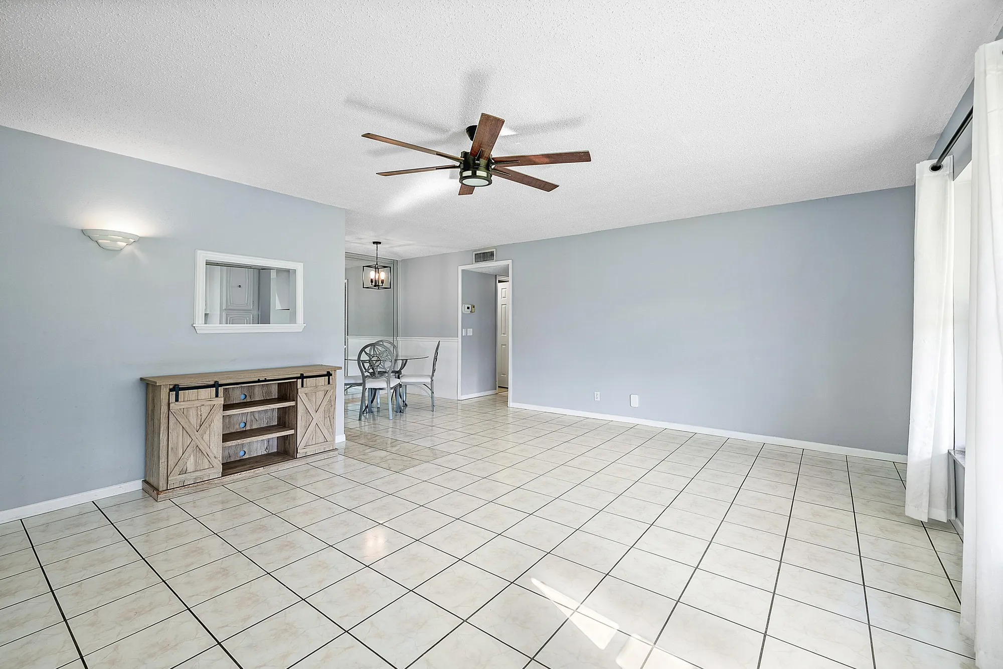 Property Slideshow image 7 of 46 | 902 south dr d, Delray Beach, FL, 33445