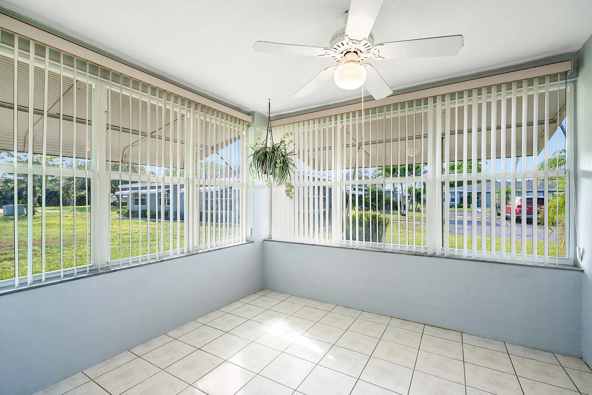 Property Slideshow image 25 of 46 | 902 south dr d, Delray Beach, FL, 33445