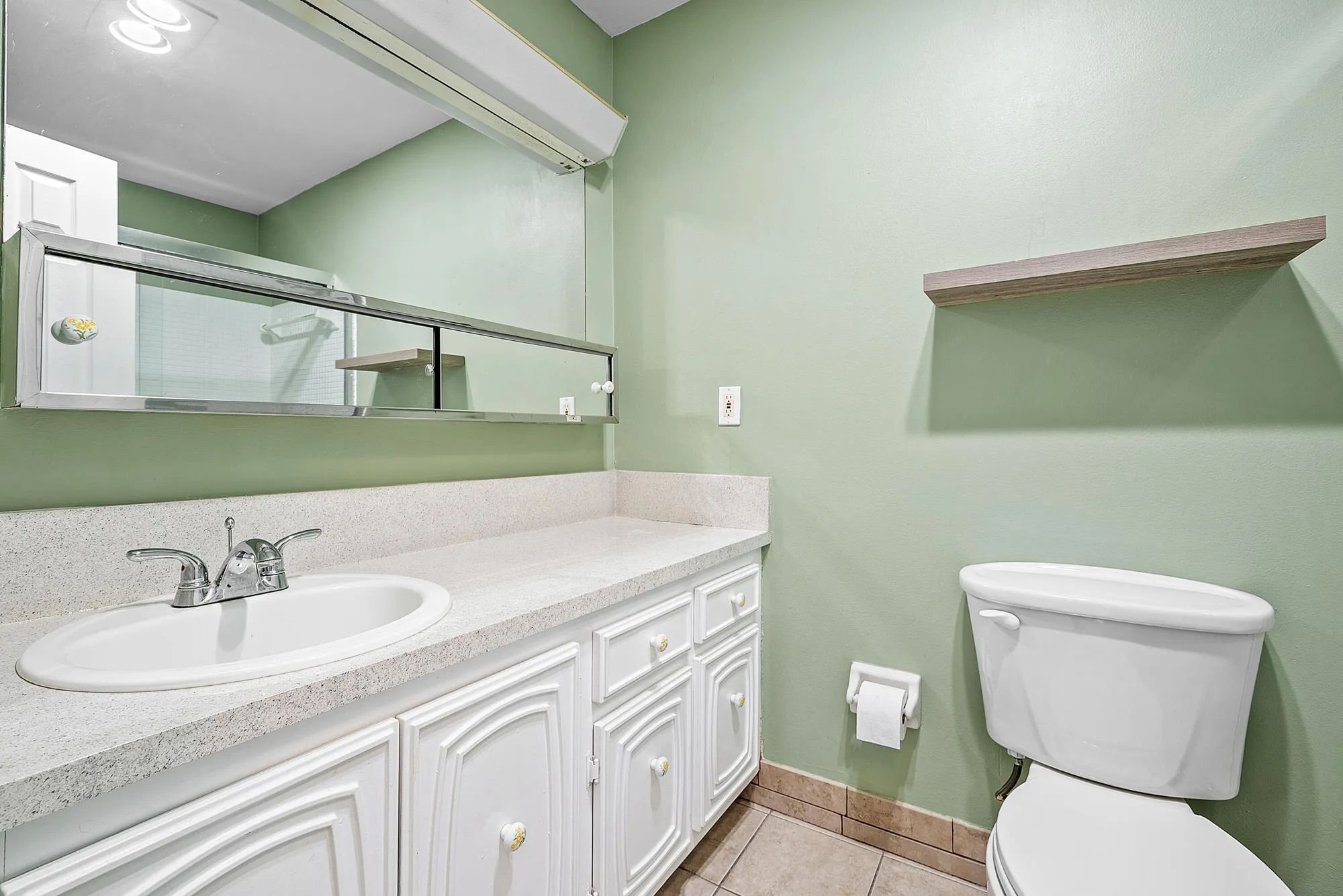 Property Slideshow image 20 of 46 | 902 south dr d, Delray Beach, FL, 33445