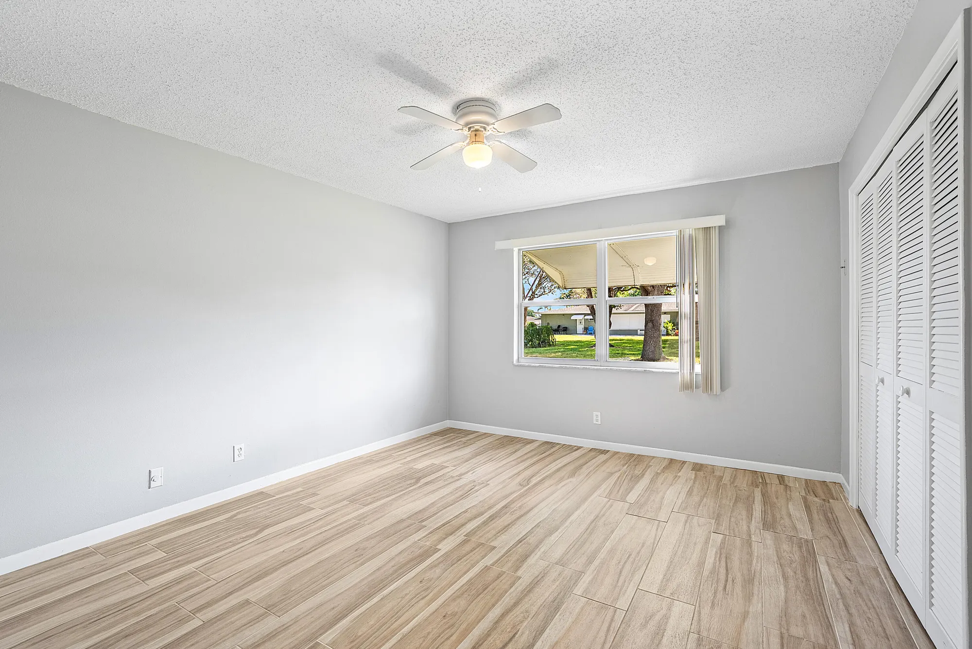 Property Slideshow image 15 of 46 | 902 south dr d, Delray Beach, FL, 33445