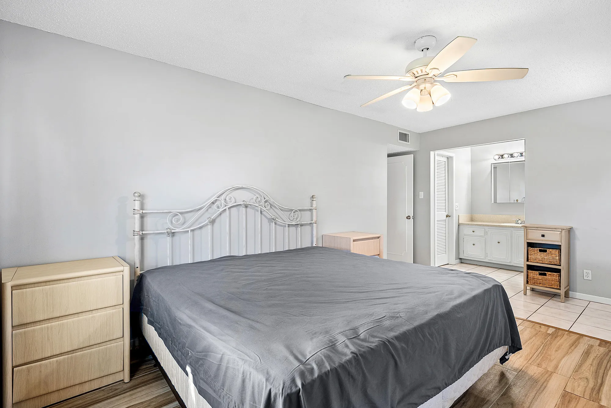 Property Slideshow image 18 of 46 | 902 south dr d, Delray Beach, FL, 33445