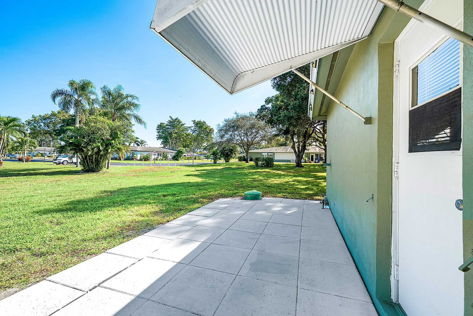 Property Slideshow image 26 of 46 | 902 south dr d, Delray Beach, FL, 33445