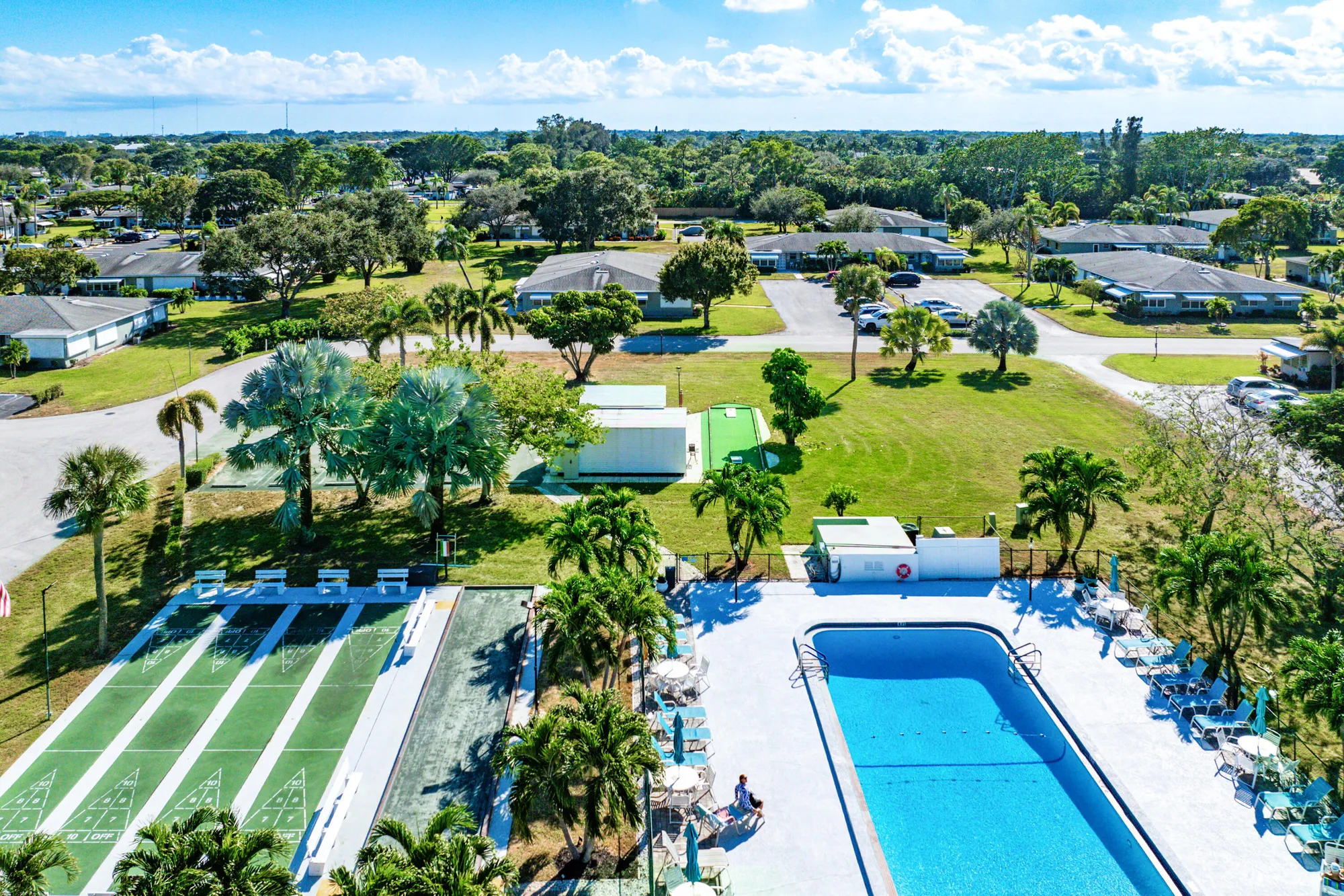 Property Slideshow image 37 of 46 | 902 south dr d, Delray Beach, FL, 33445