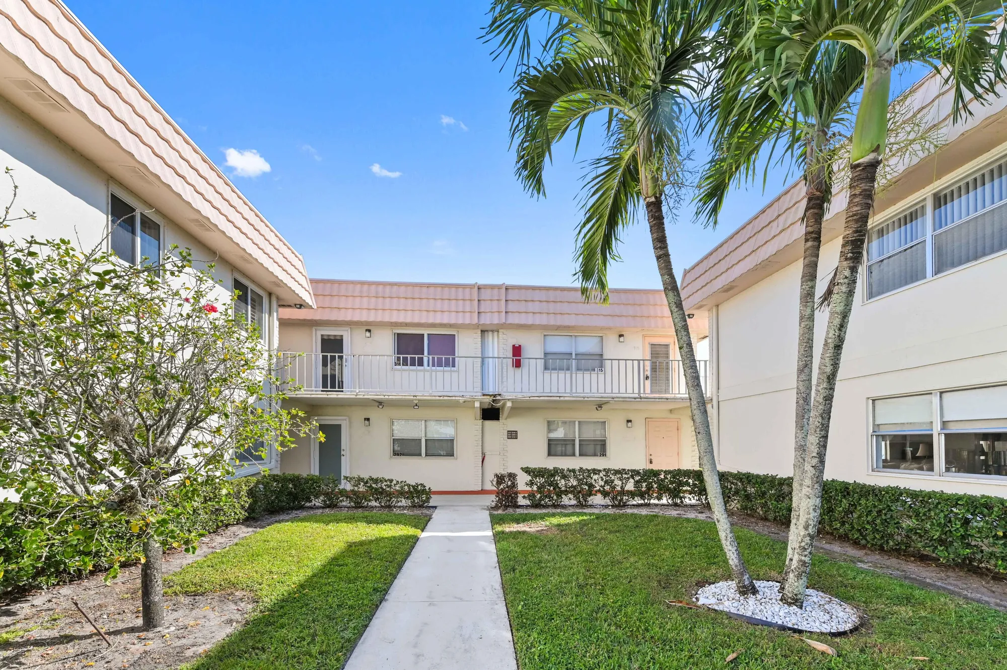 Property Slideshow image 18 of 30 | 317 saxony g, Delray Beach, FL, 33446