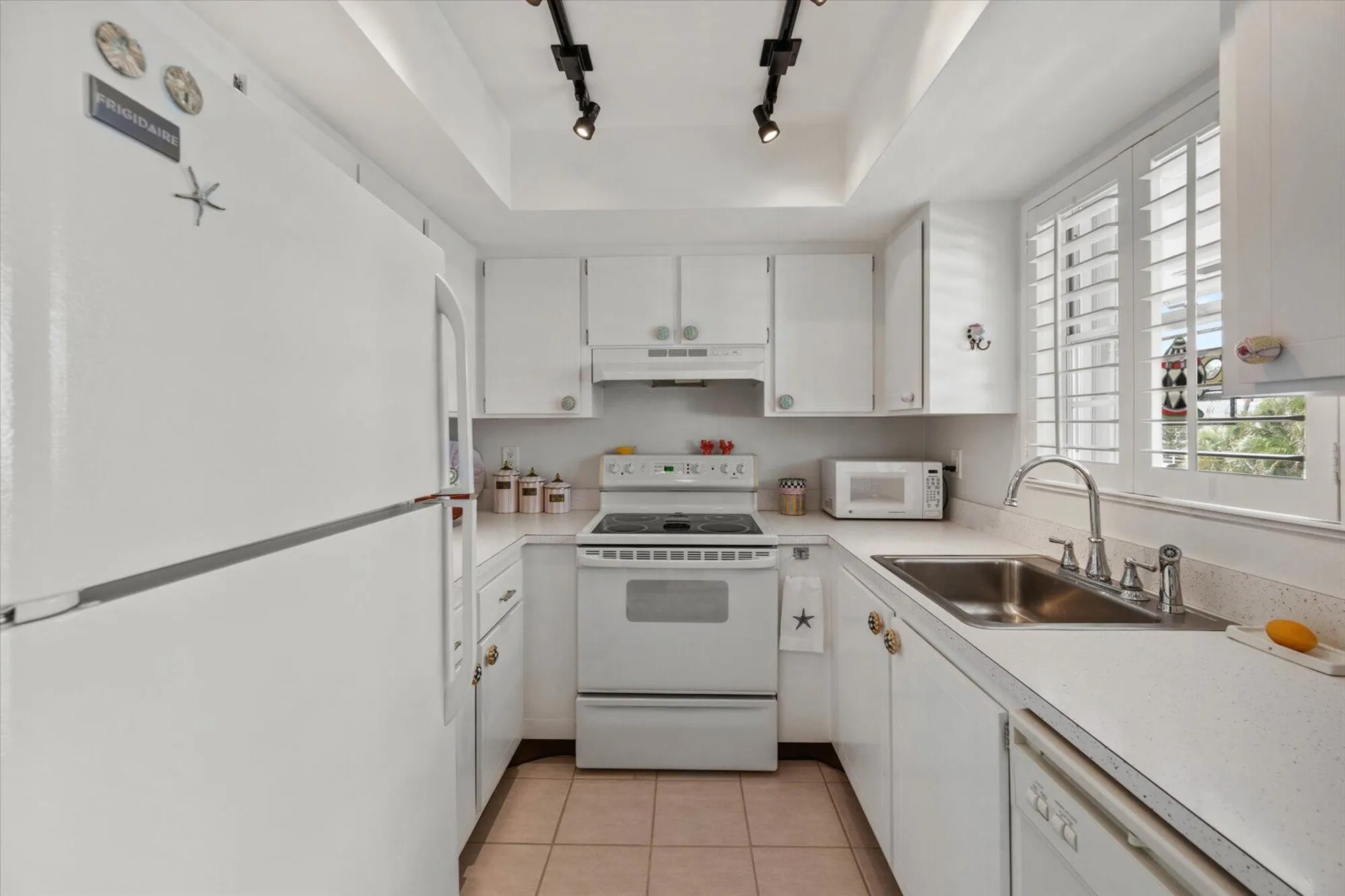 Property Slideshow image 14 of 25 | 2929 se ocean blvd 115-7, Stuart, FL, 34996