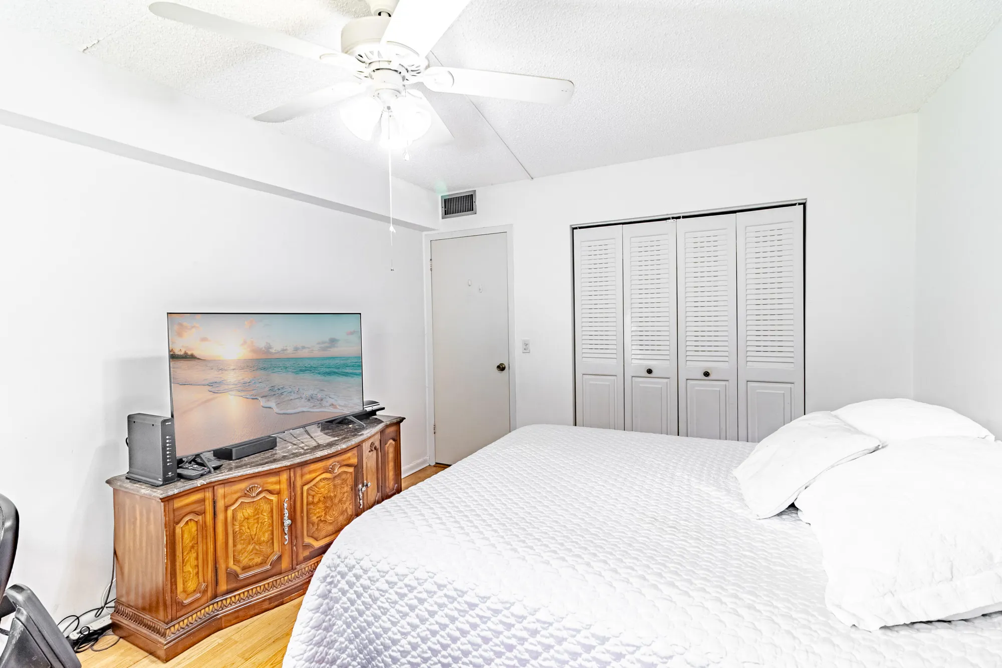 Property Slideshow image 10 of 15 | 213 fanshaw f, Boca Raton, FL, 33434