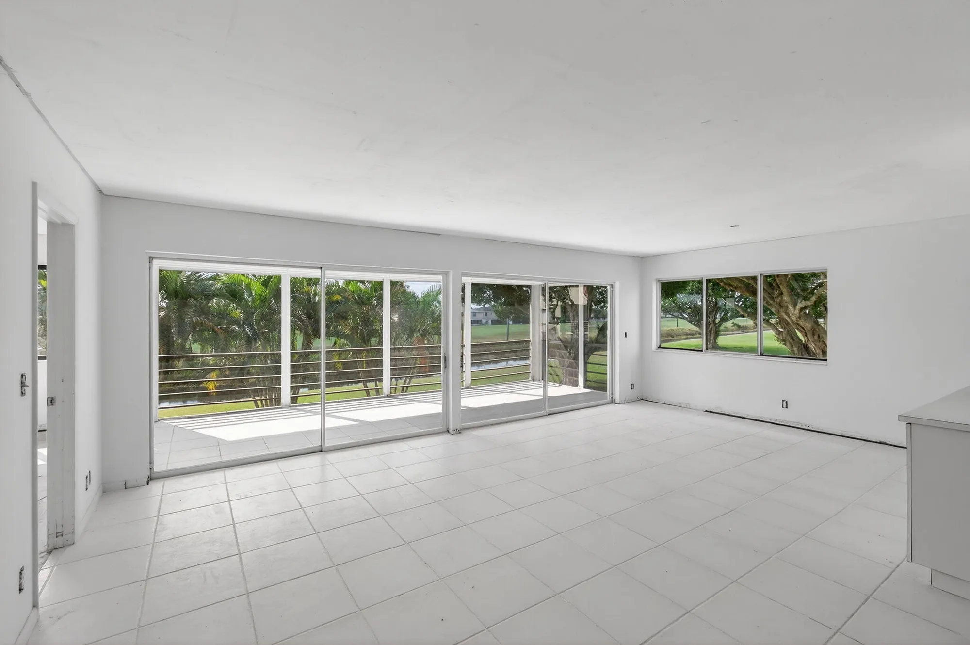 Property Slideshow image 4 of 40 | 5771 fairway park ct 205, Boynton Beach, FL, 33437