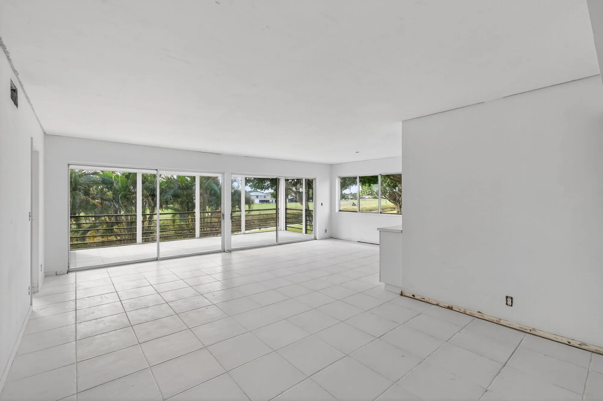 Property Slideshow image 3 of 40 | 5771 fairway park ct 205, Boynton Beach, FL, 33437