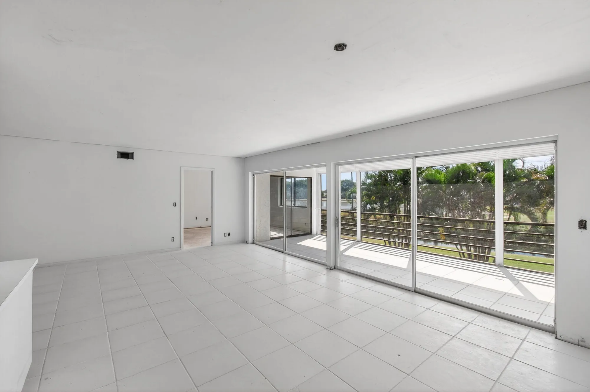 Property Slideshow image 6 of 40 | 5771 fairway park ct 205, Boynton Beach, FL, 33437