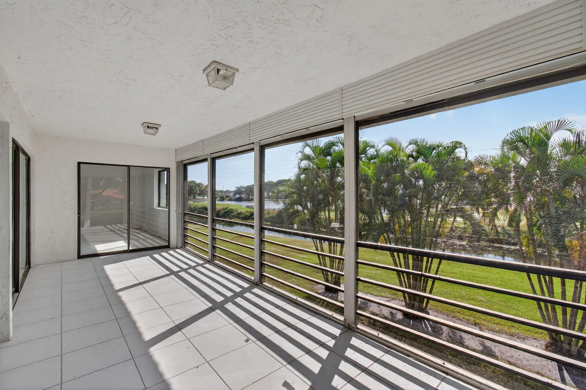Property Slideshow image 8 of 40 | 5771 fairway park ct 205, Boynton Beach, FL, 33437