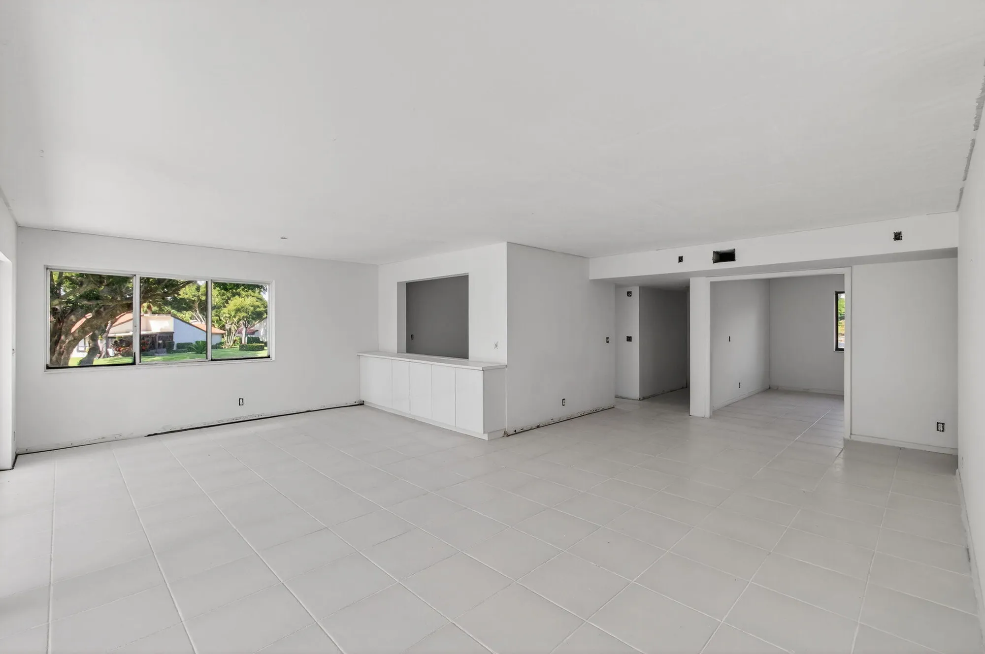 Property Slideshow image 7 of 40 | 5771 fairway park ct 205, Boynton Beach, FL, 33437