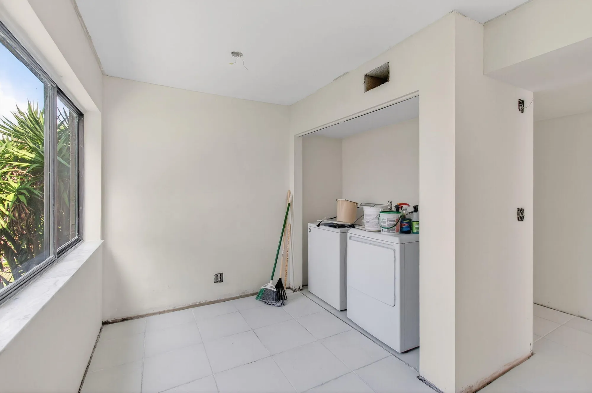Property Slideshow image 17 of 40 | 5771 fairway park ct 205, Boynton Beach, FL, 33437