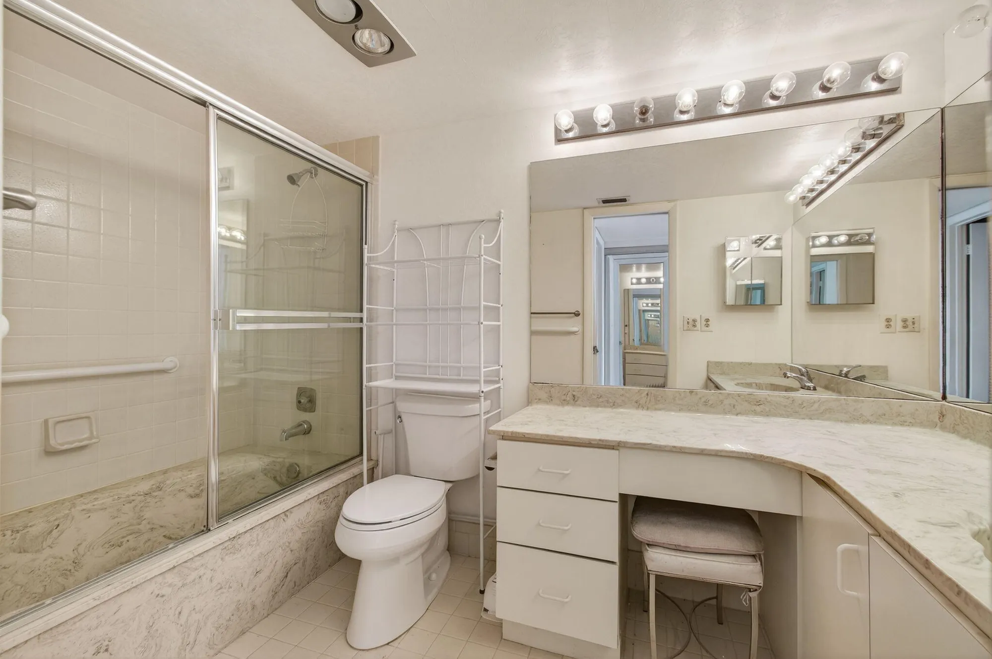 Property Slideshow image 21 of 40 | 5771 fairway park ct 205, Boynton Beach, FL, 33437