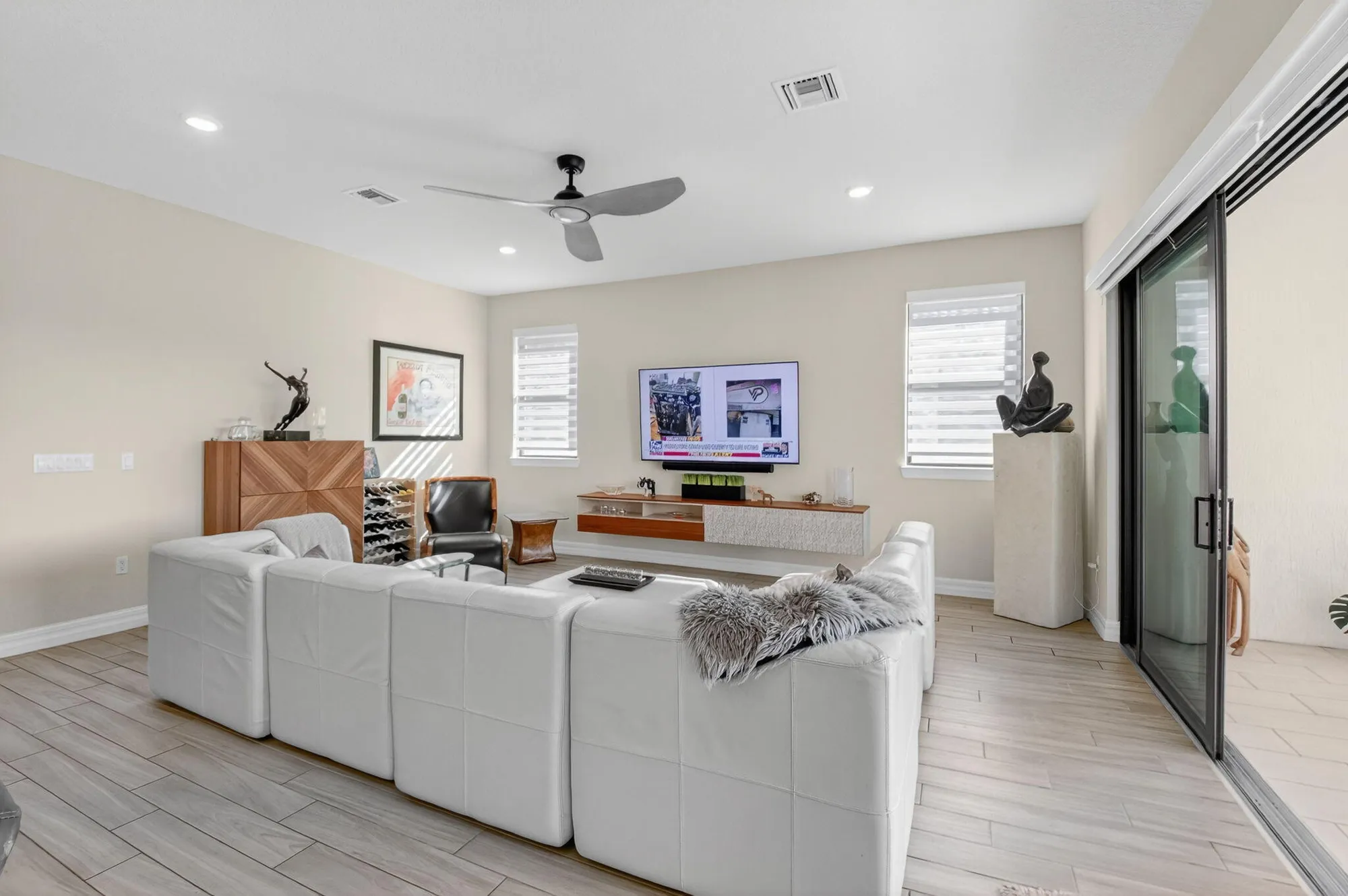 Property Slideshow image 9 of 47 | 21956 canadensis cir # 201, Boca Raton, FL, 33428