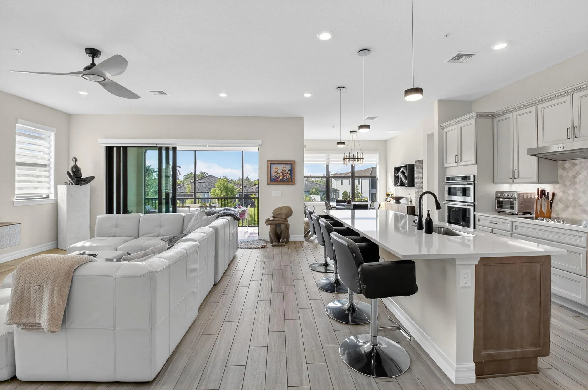 Property Slideshow image 12 of 47 | 21956 canadensis cir # 201, Boca Raton, FL, 33428