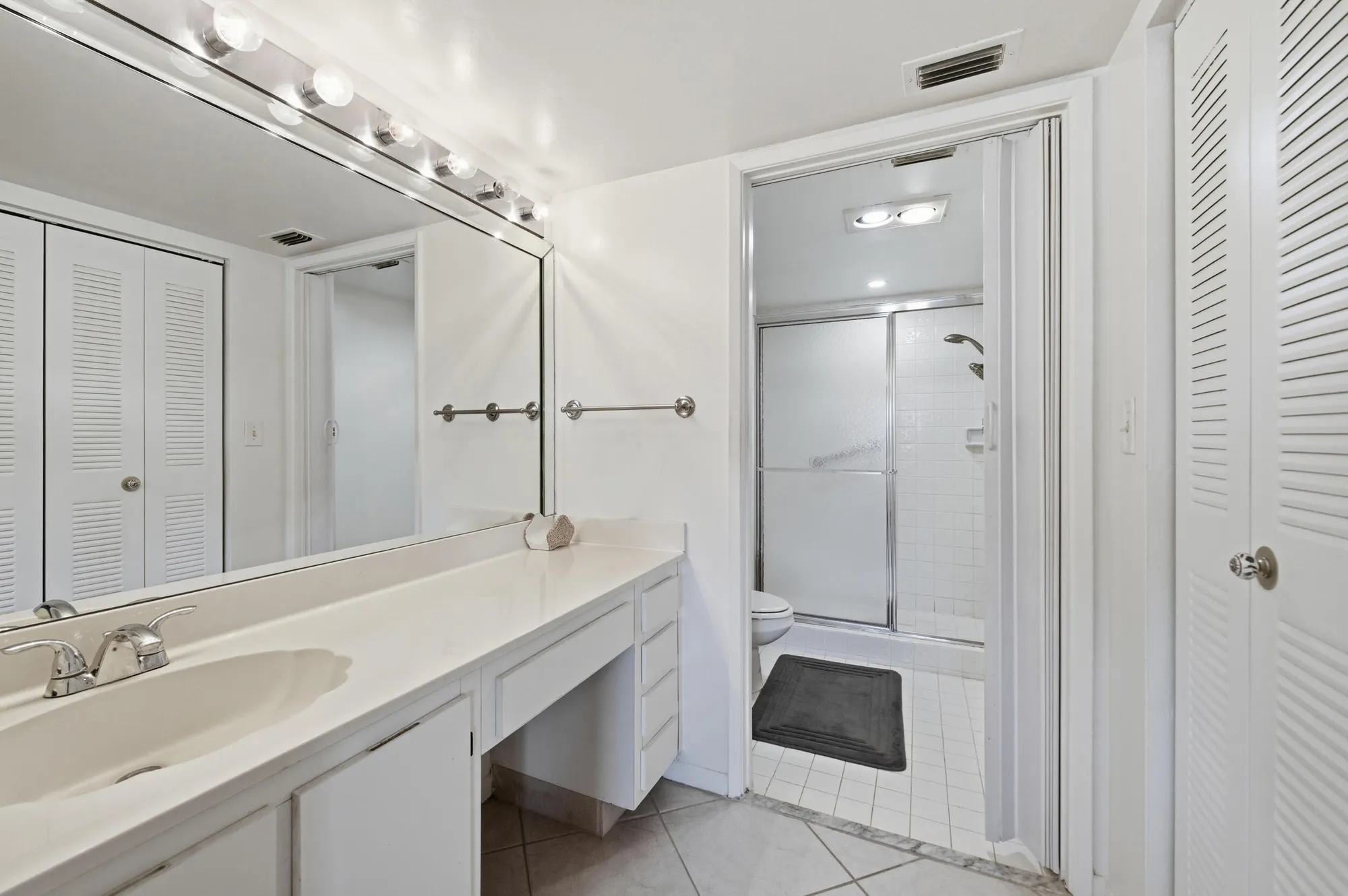 Property Slideshow image 19 of 70 | 15324 lakes of delray blvd apt 105, Delray Beach, FL, 33484
