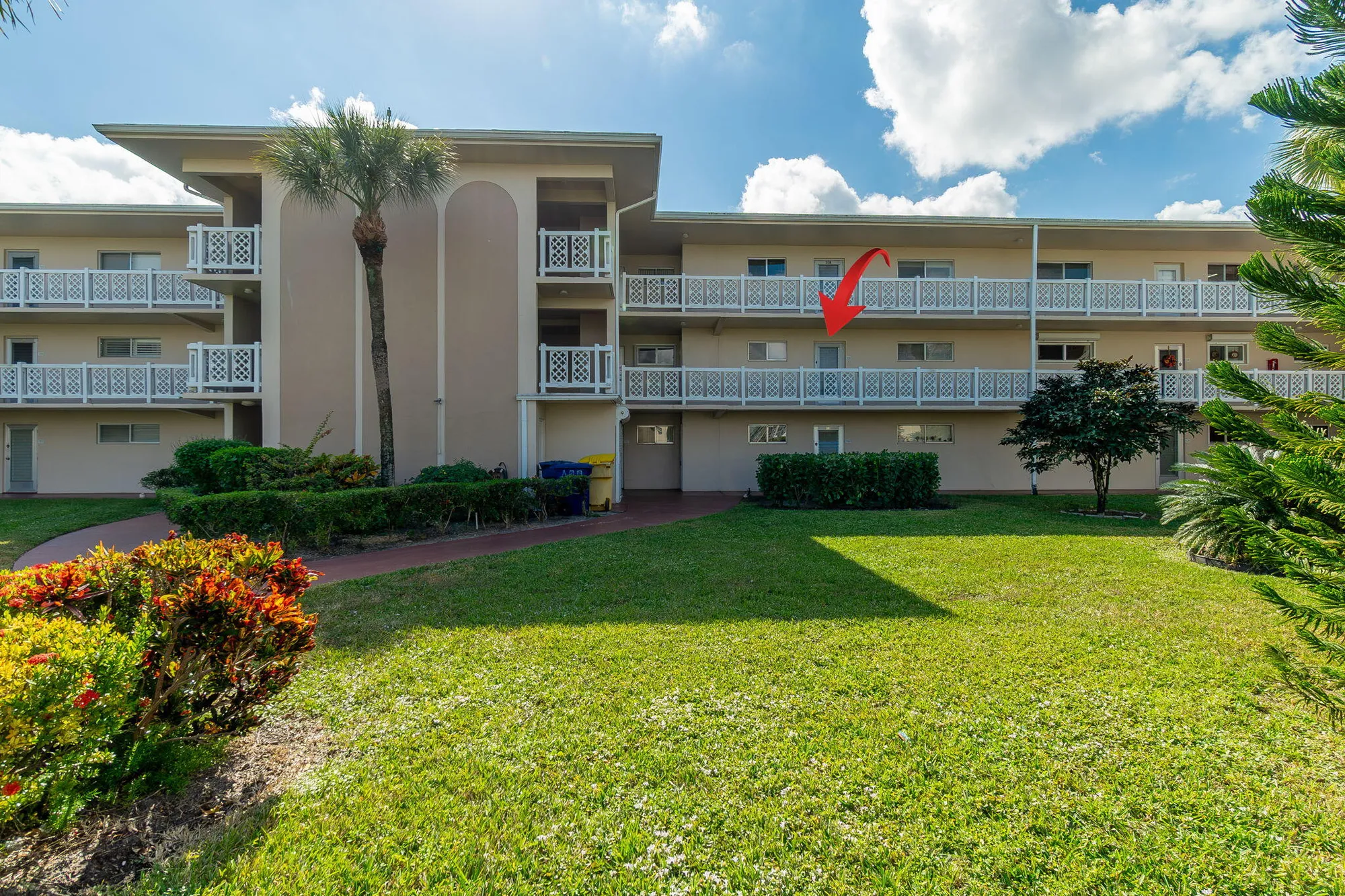 Property Slideshow image 1 of 30 | 2682 garden dr 208, Lake Worth, FL, 33461