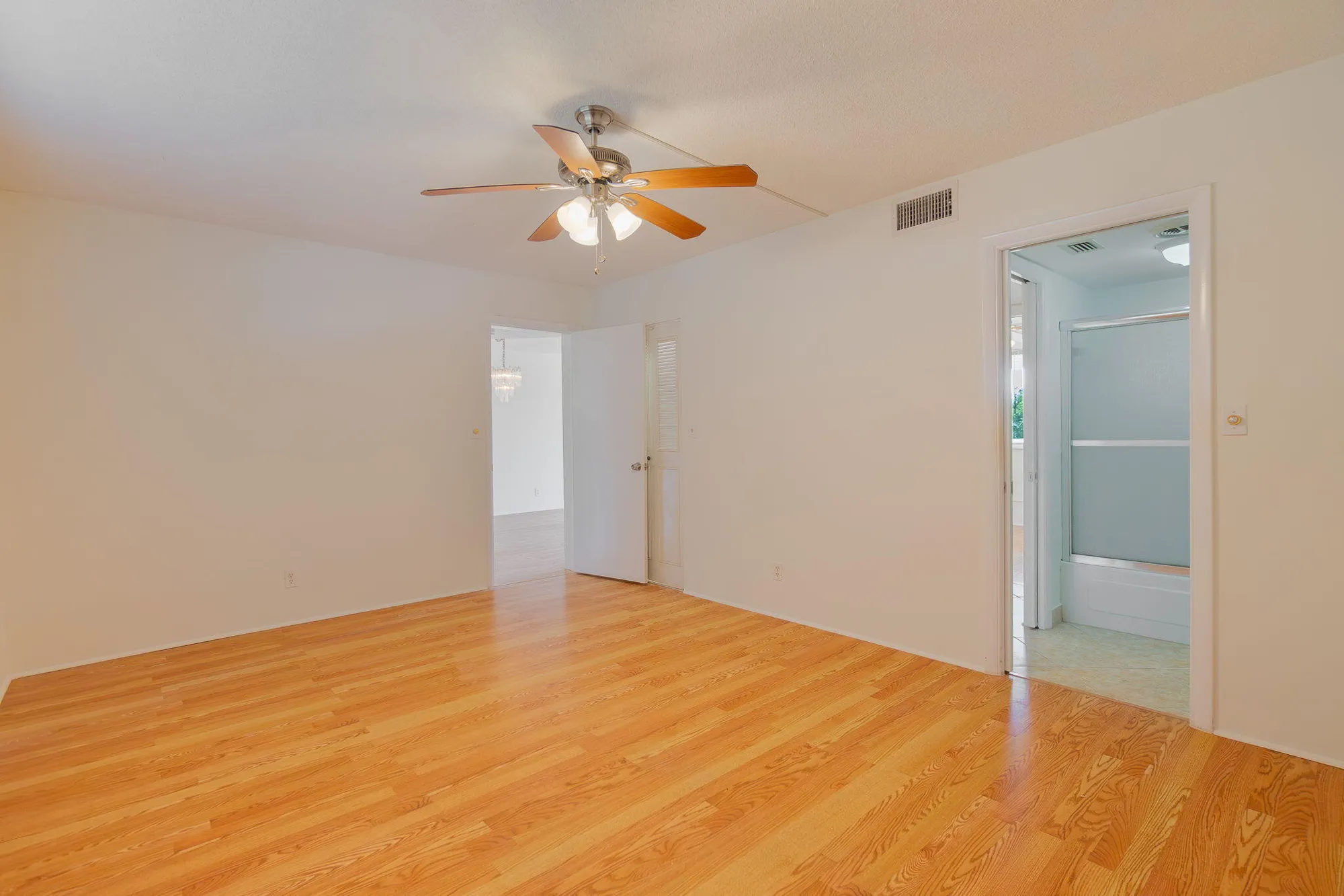 Property Slideshow image 8 of 30 | 2682 garden dr 208, Lake Worth, FL, 33461