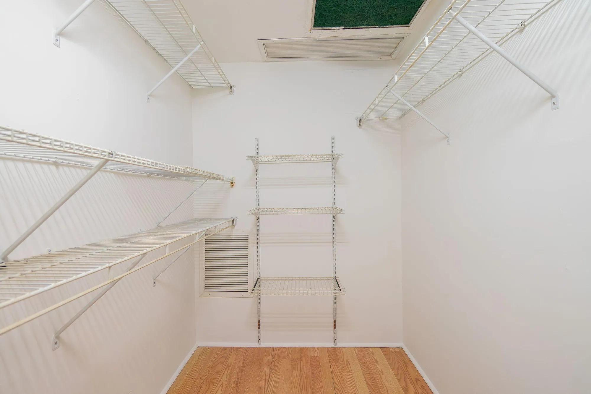 Property Slideshow image 9 of 30 | 2682 garden dr 208, Lake Worth, FL, 33461