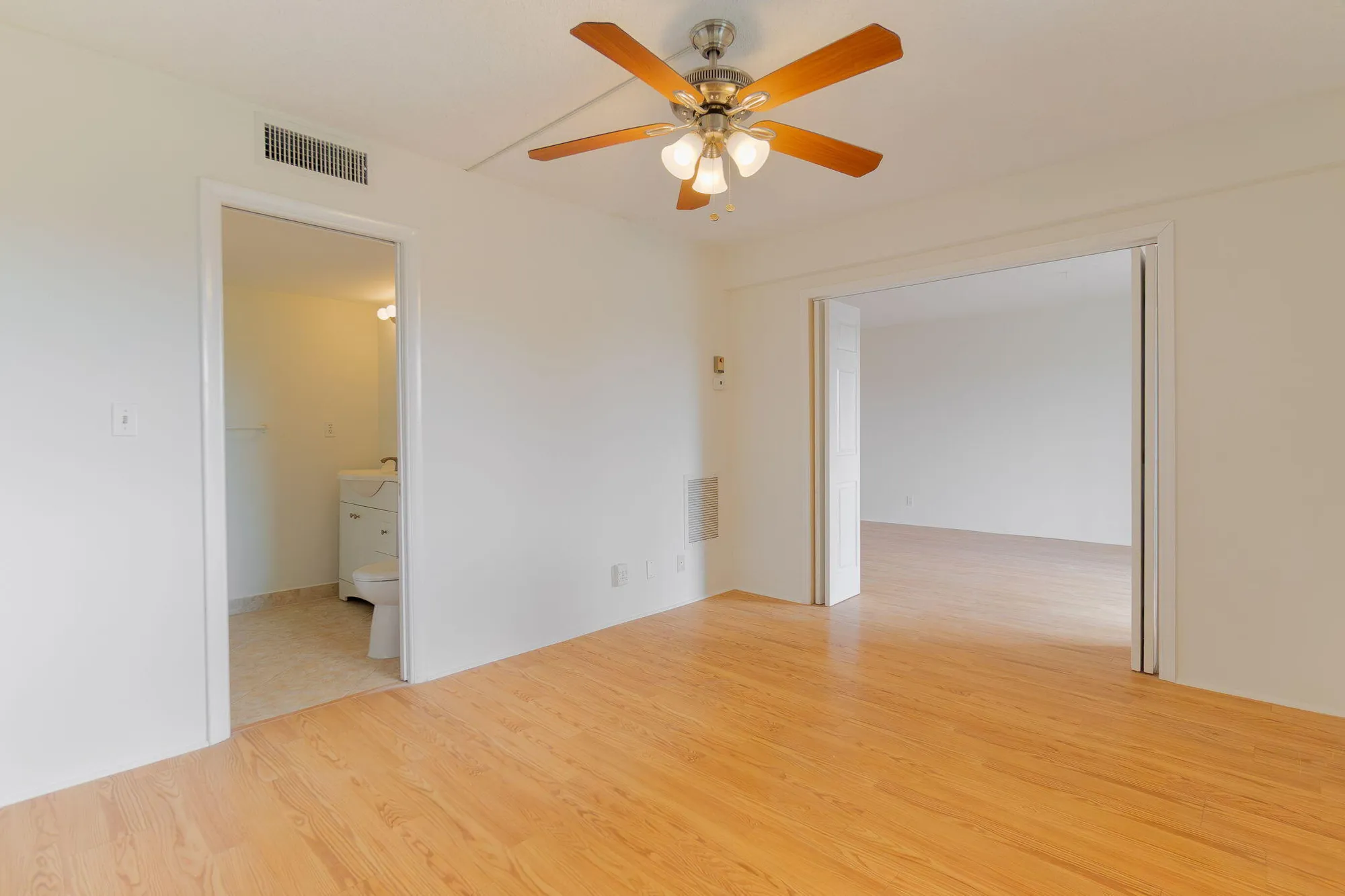 Property Slideshow image 13 of 30 | 2682 garden dr 208, Lake Worth, FL, 33461