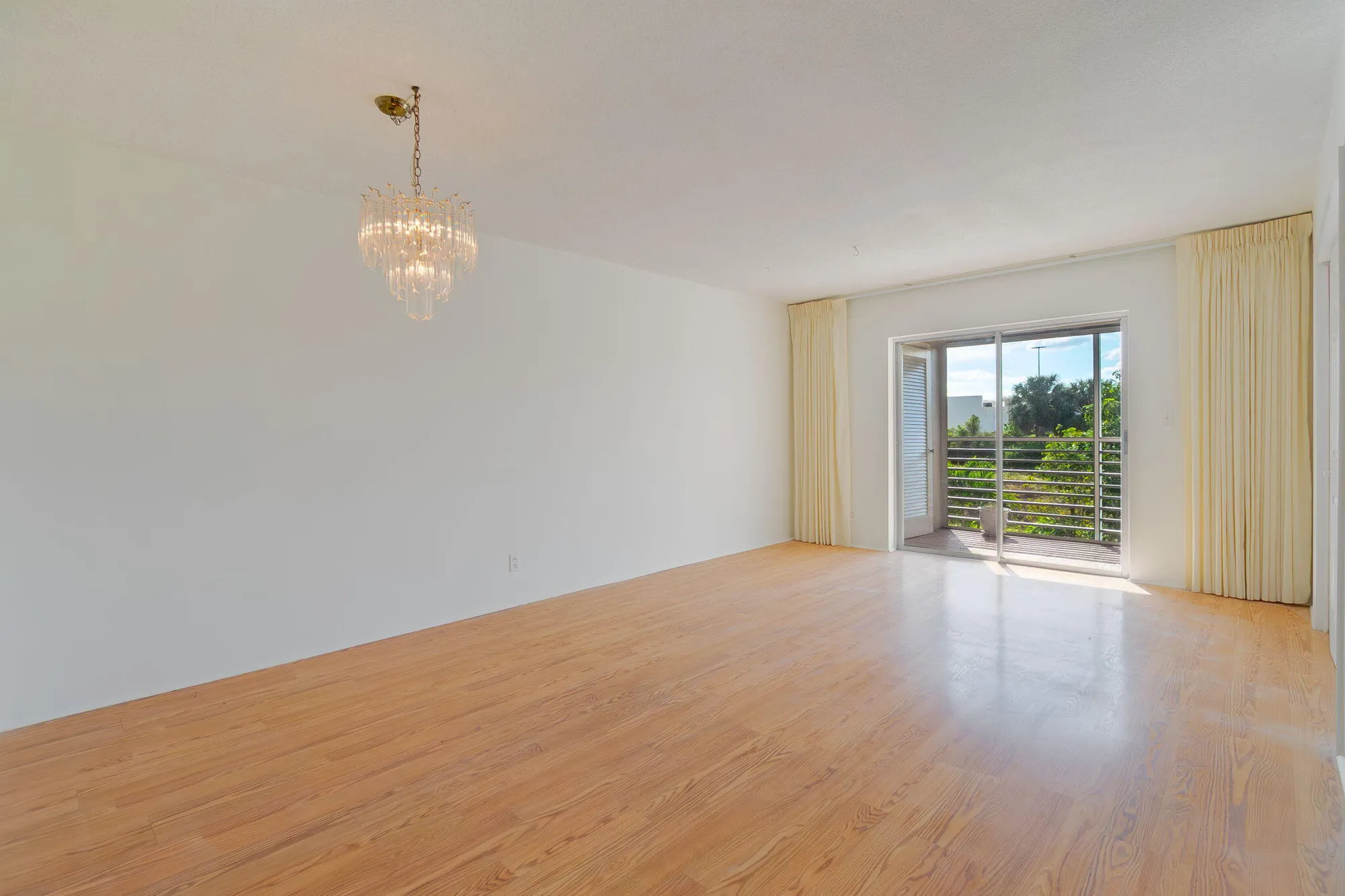 Property Slideshow image 16 of 30 | 2682 garden dr 208, Lake Worth, FL, 33461