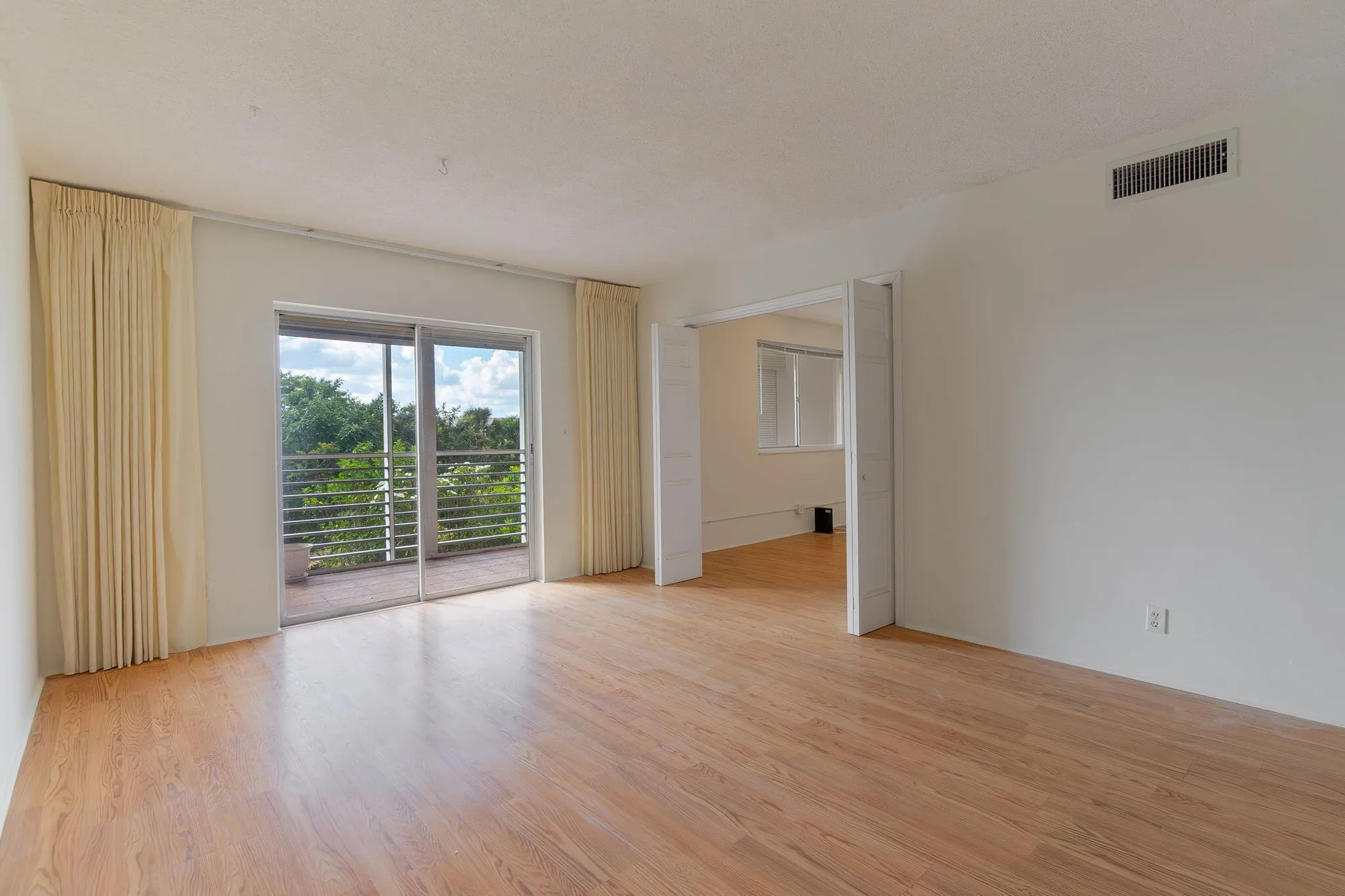 Property Slideshow image 19 of 30 | 2682 garden dr 208, Lake Worth, FL, 33461