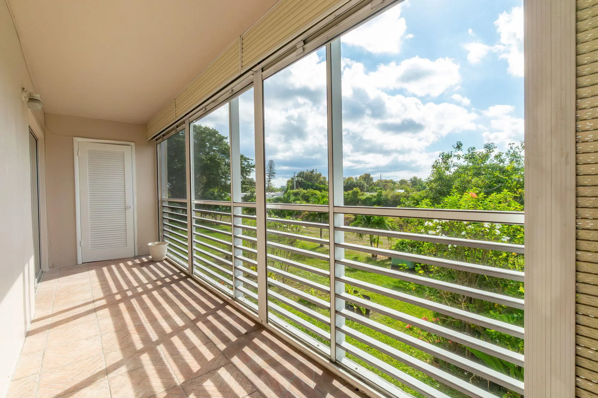 Property Slideshow image 21 of 30 | 2682 garden dr 208, Lake Worth, FL, 33461
