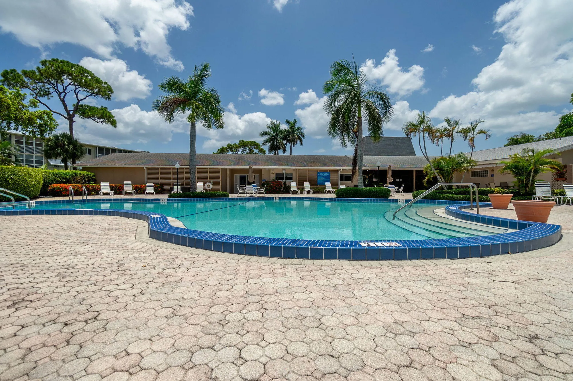 Property Slideshow image 23 of 30 | 2682 garden dr 208, Lake Worth, FL, 33461