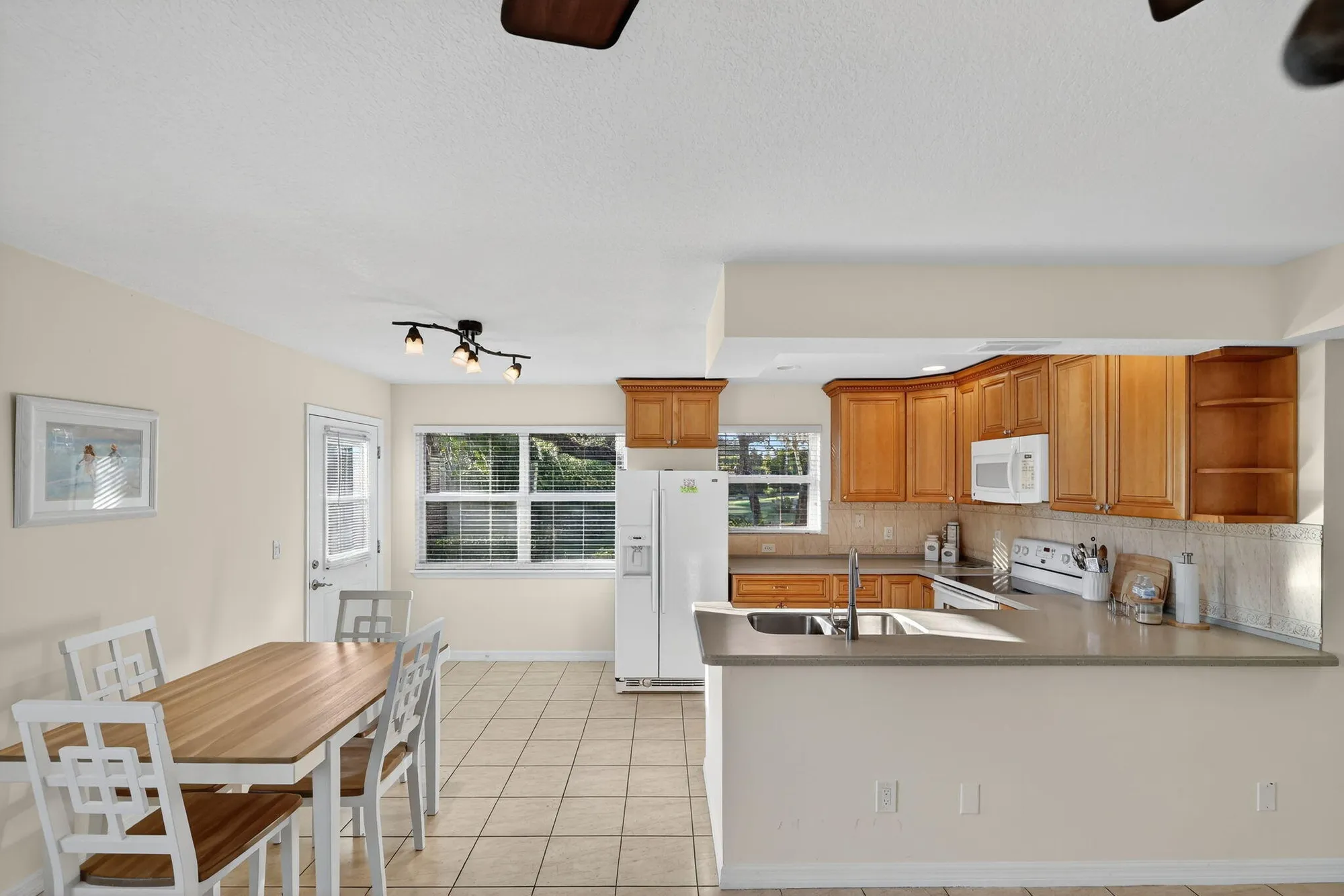 Property Slideshow image 6 of 33 | 2929 se ocean blvd apt 147-5, Stuart, FL, 34996