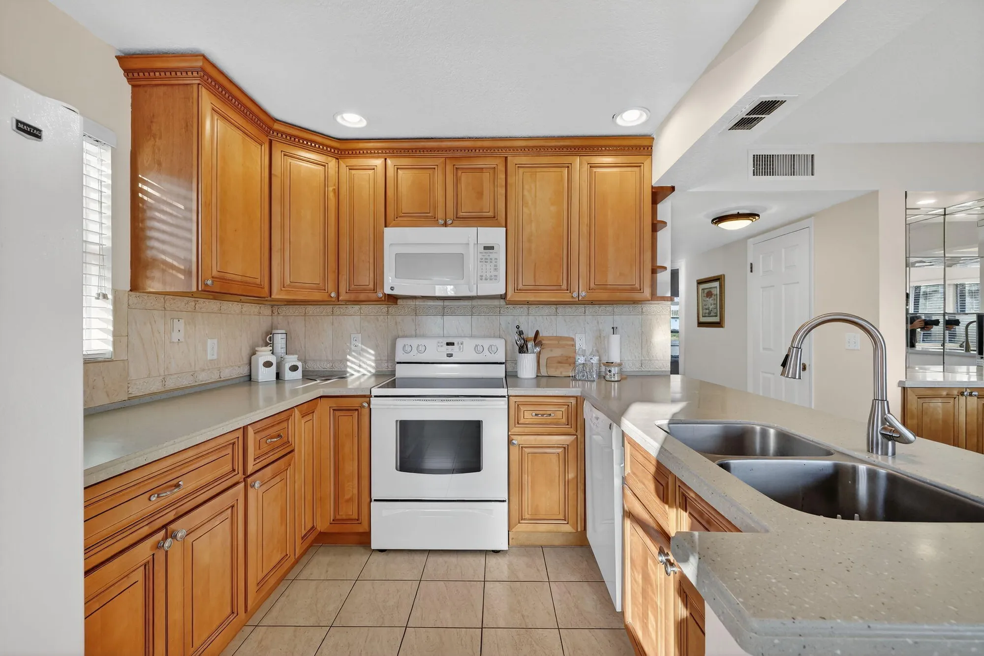 Property Slideshow image 4 of 33 | 2929 se ocean blvd apt 147-5, Stuart, FL, 34996