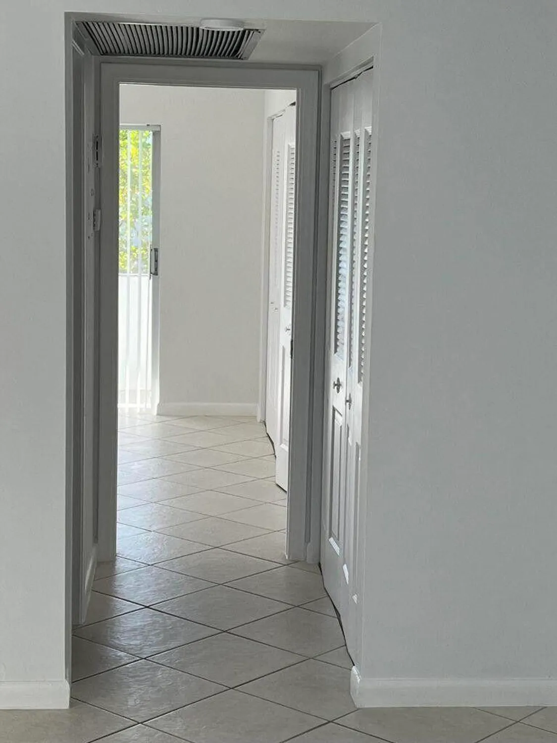 Property Slideshow image 10 of 31 | 162 camden g, West Palm Beach, FL, 33417