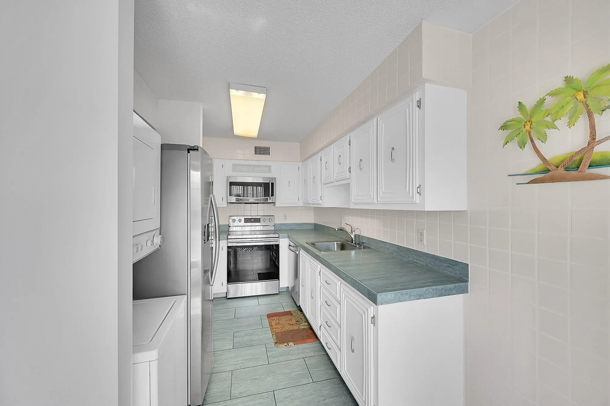 Property Slideshow image 8 of 30 | 13791 flora pl a, Delray Beach, FL, 33484