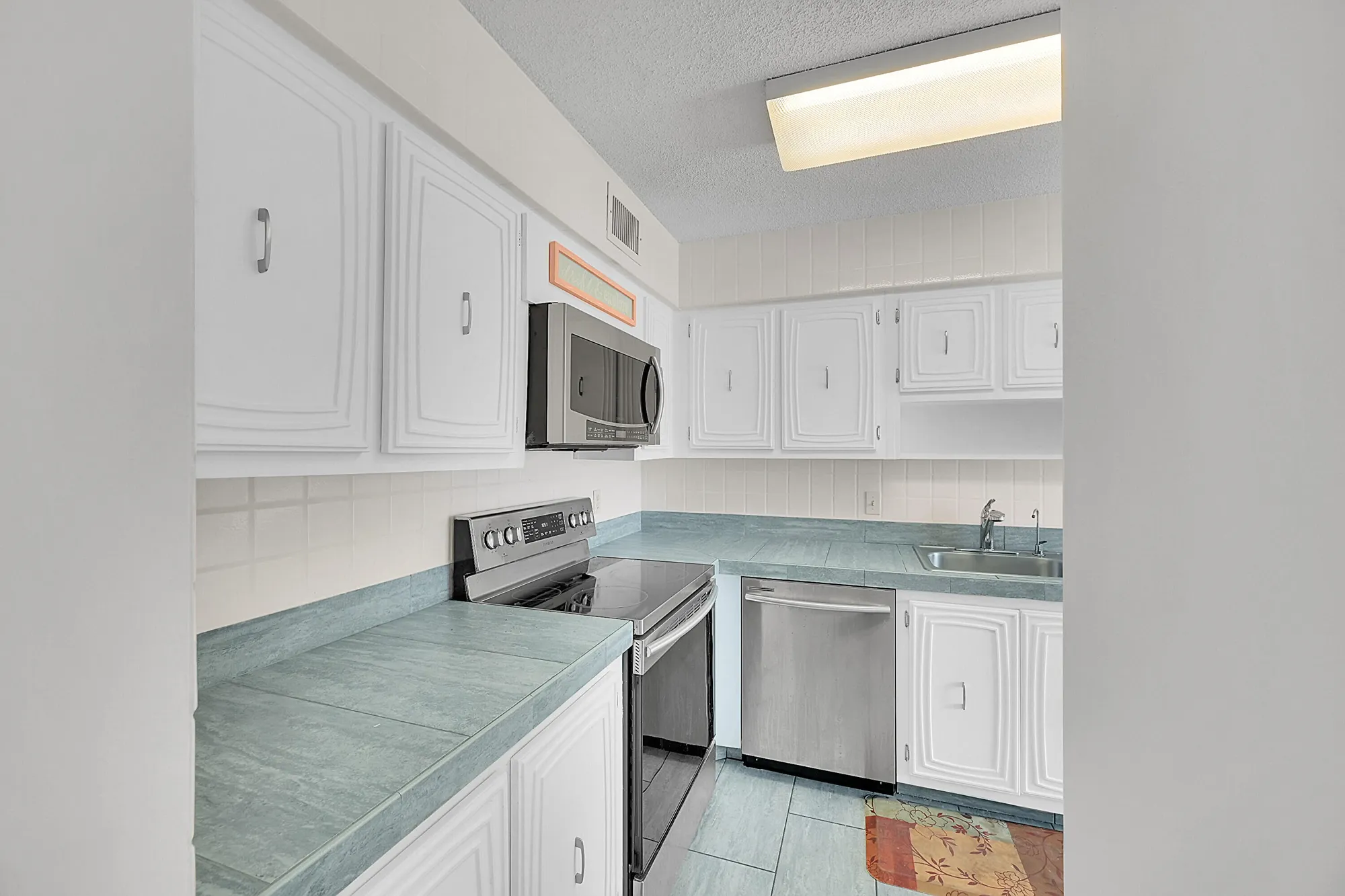 Property Slideshow image 9 of 30 | 13791 flora pl a, Delray Beach, FL, 33484