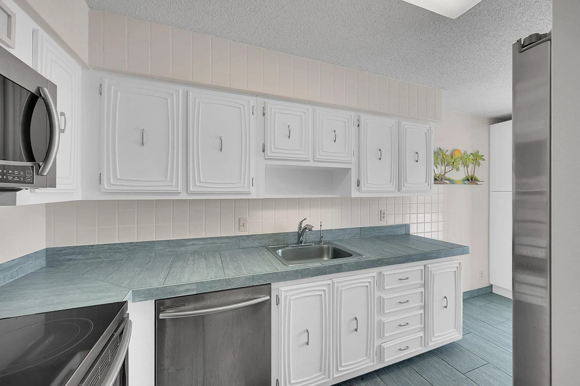 Property Slideshow image 10 of 30 | 13791 flora pl a, Delray Beach, FL, 33484