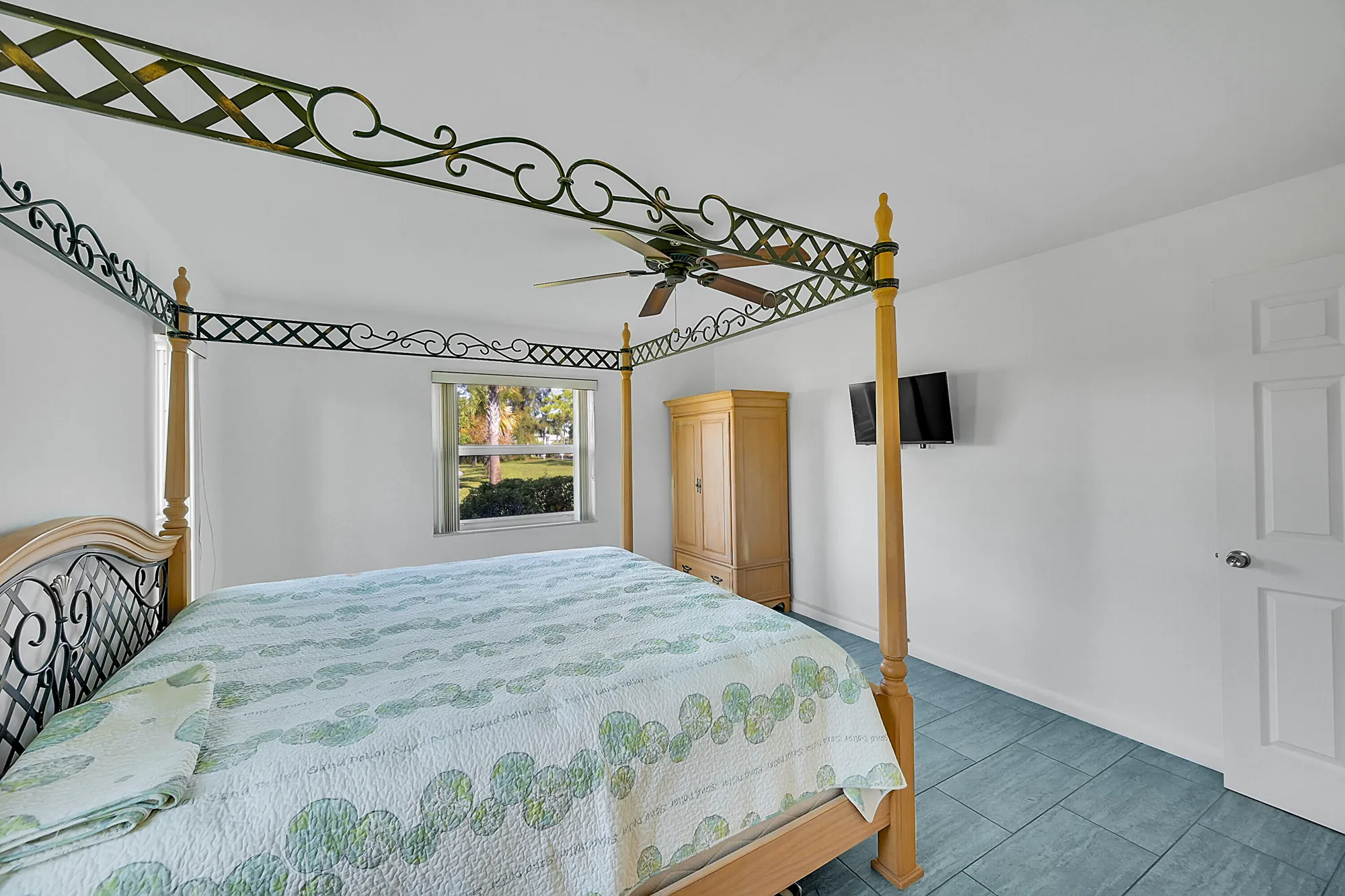 Property Slideshow image 21 of 30 | 13791 flora pl a, Delray Beach, FL, 33484