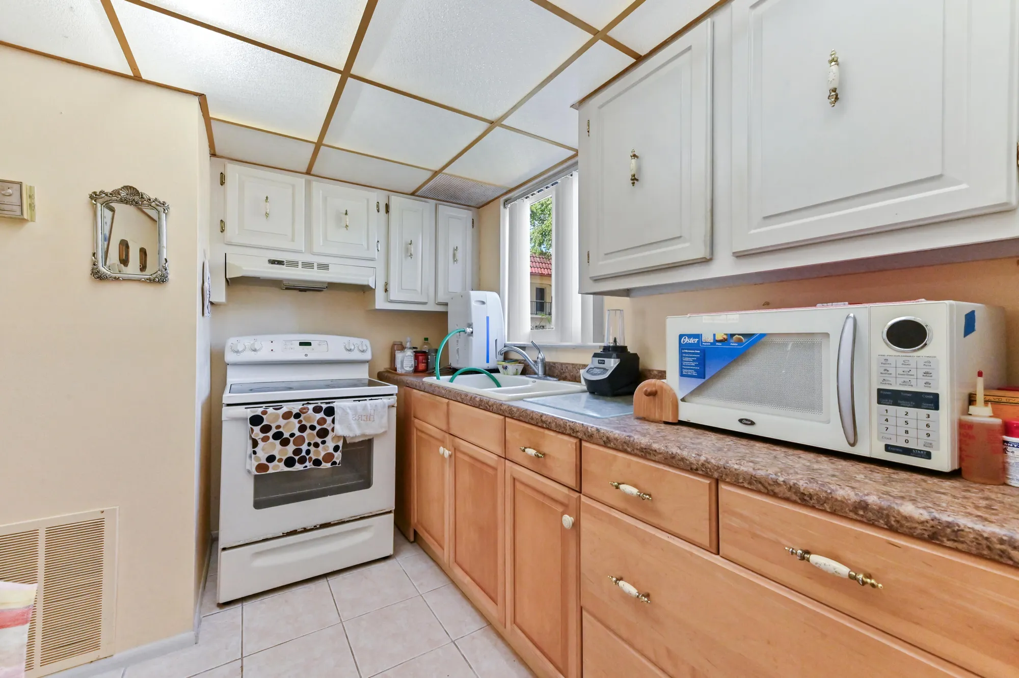 Property Slideshow image 6 of 23 | 368 lake frances dr, West Palm Beach, FL, 33411