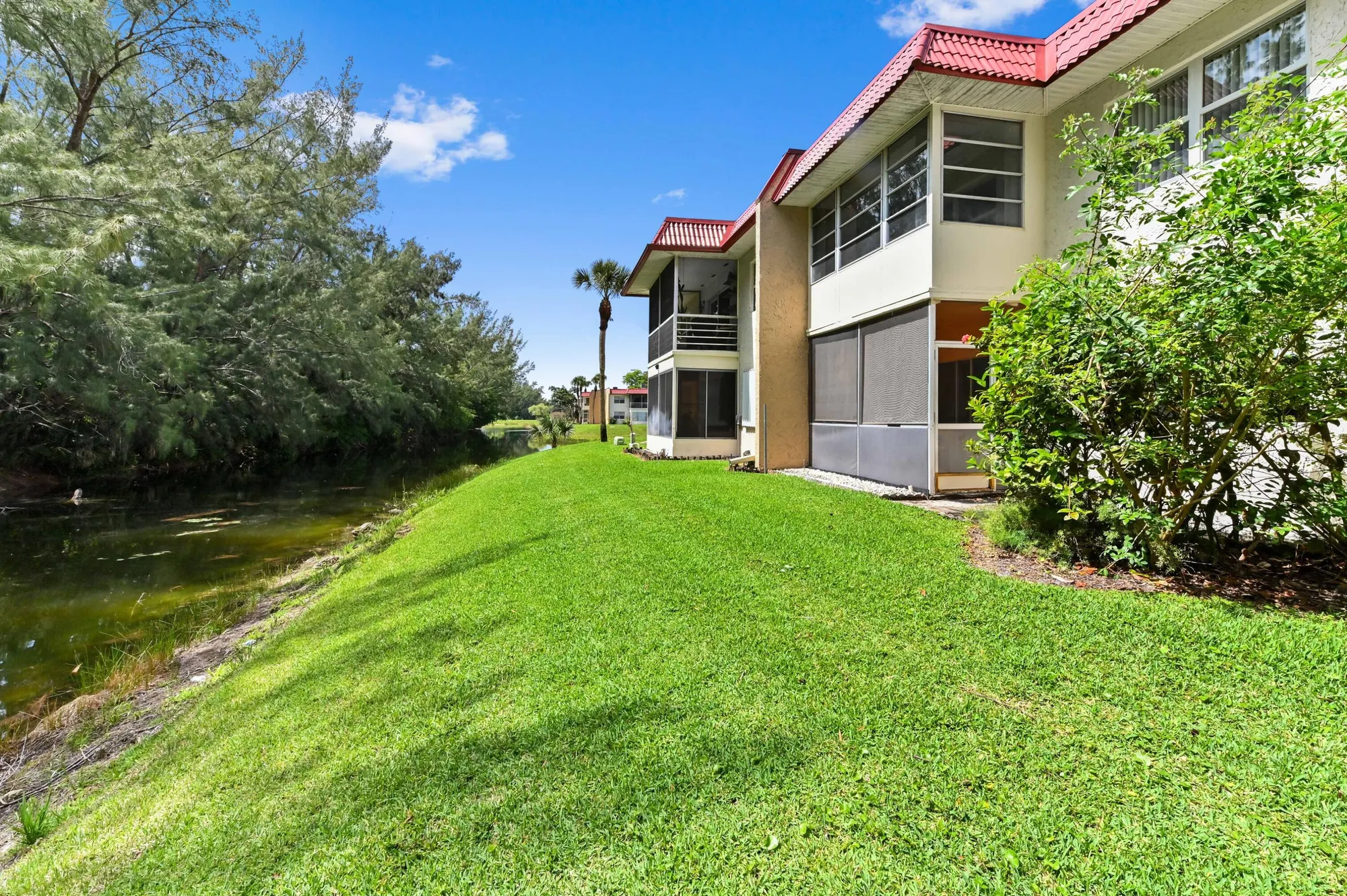 Property Slideshow image 19 of 23 | 368 lake frances dr, West Palm Beach, FL, 33411