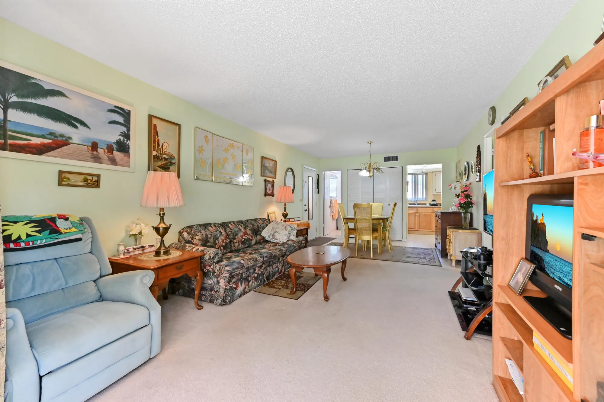 Property Slideshow image 10 of 23 | 368 lake frances dr, West Palm Beach, FL, 33411