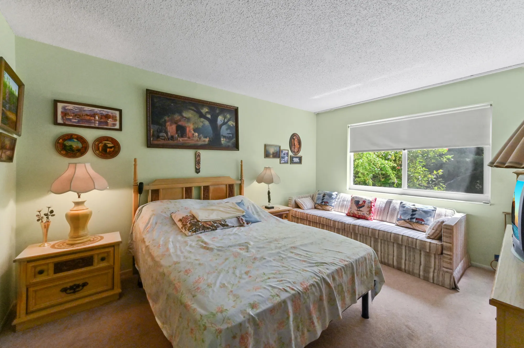 Property Slideshow image 12 of 23 | 368 lake frances dr, West Palm Beach, FL, 33411