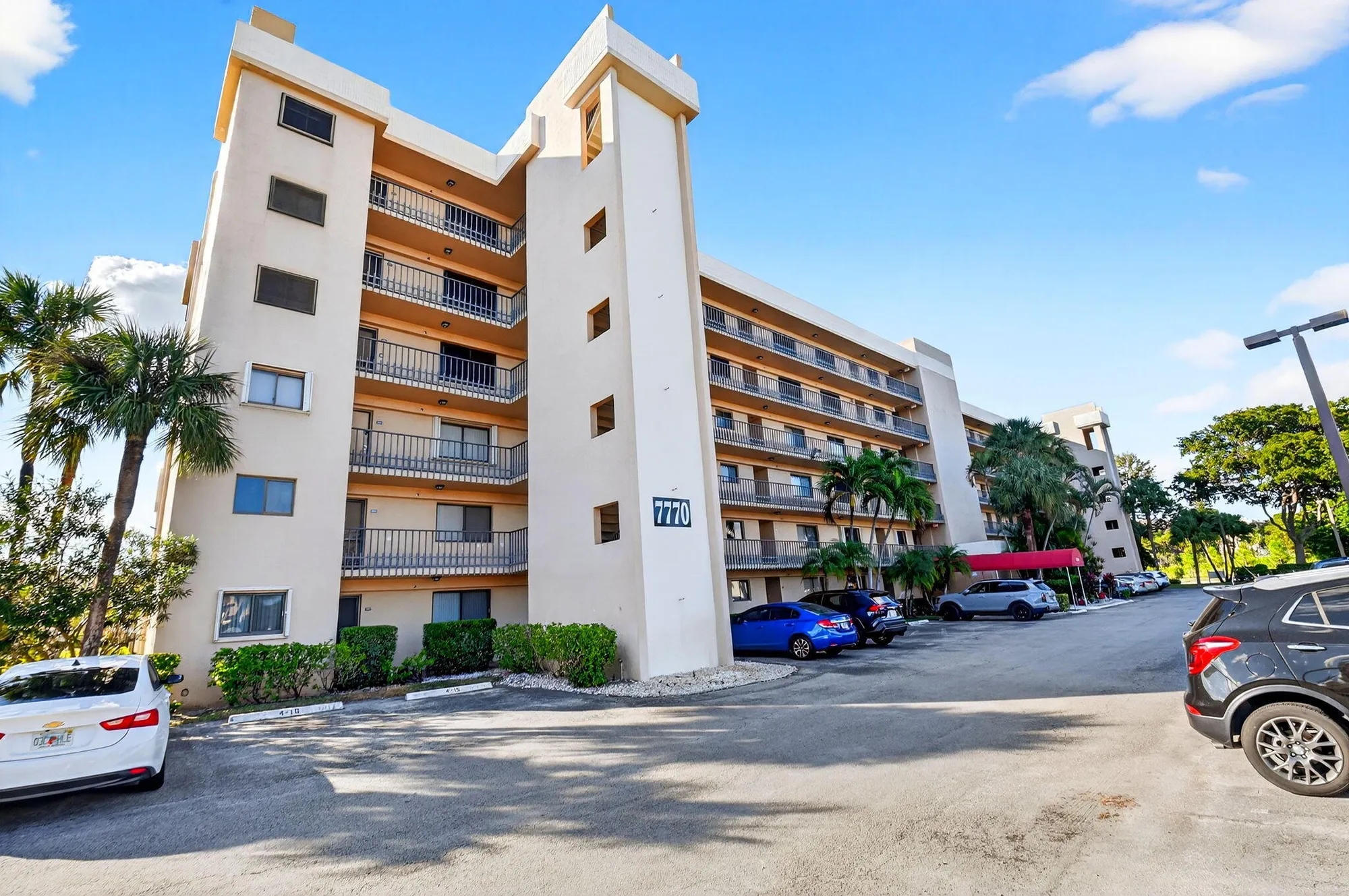 Property Slideshow image 1 of 42 | 7770 tahiti ln 105, Lake Worth, FL, 33467