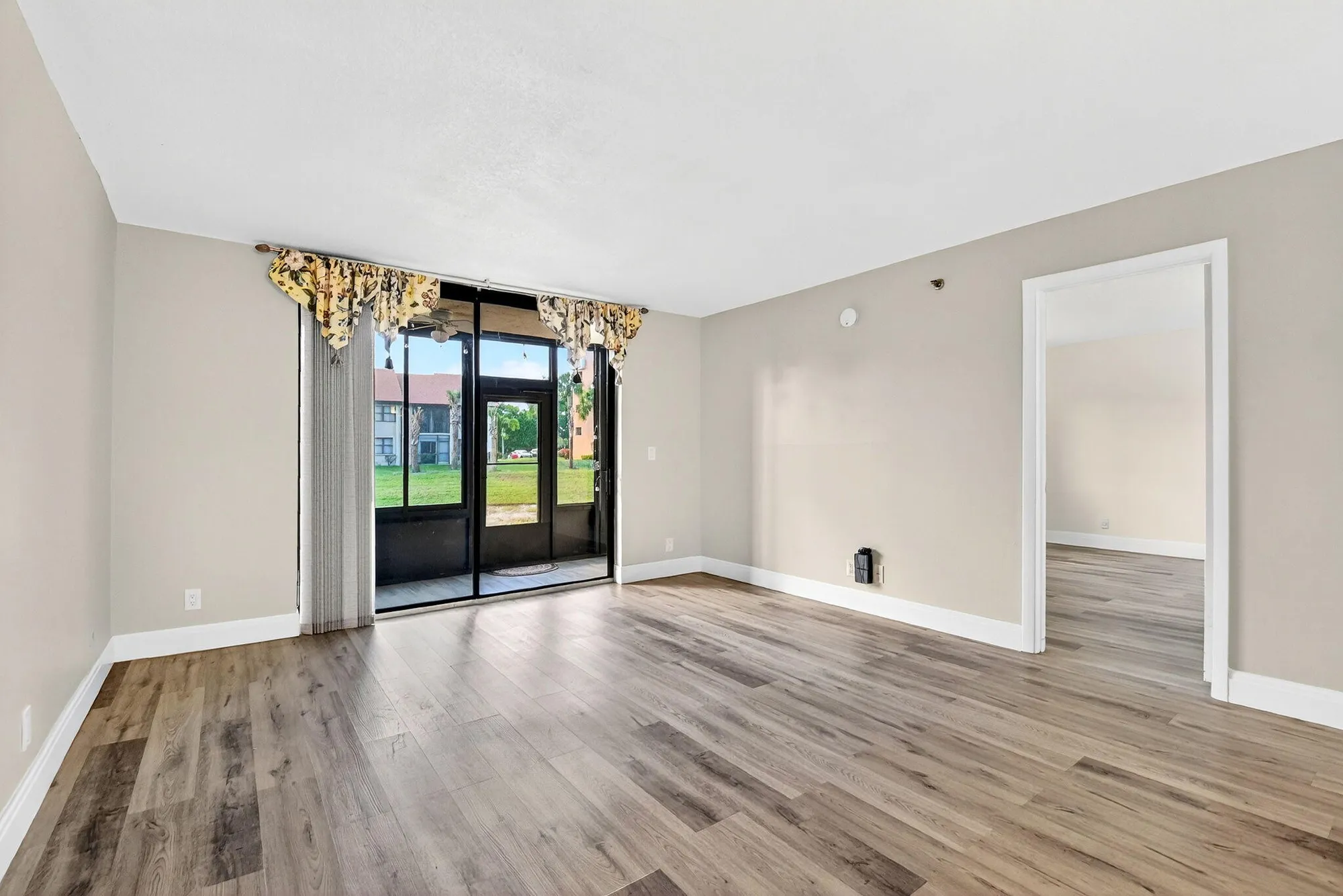 Property Slideshow image 10 of 42 | 7770 tahiti ln 105, Lake Worth, FL, 33467