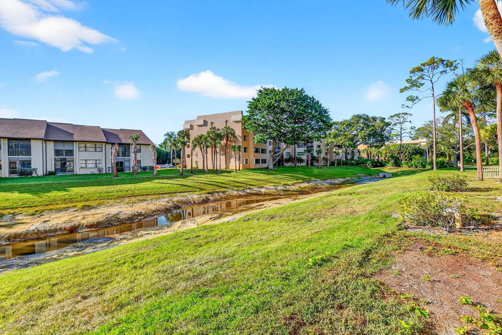 Property Slideshow image 38 of 42 | 7770 tahiti ln 105, Lake Worth, FL, 33467